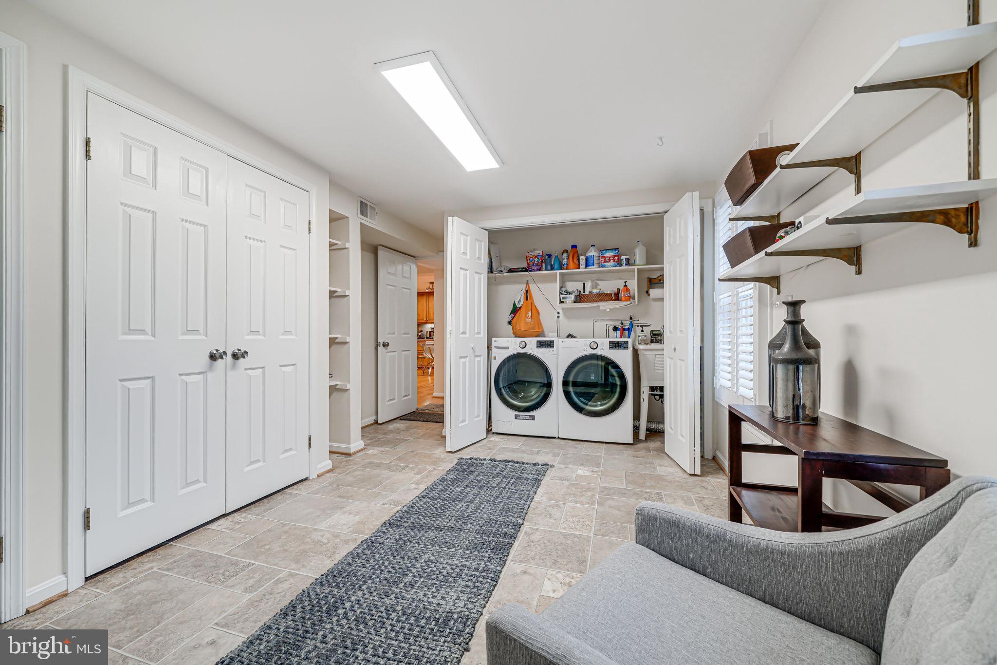 CHAPEL SQUARE - Residential