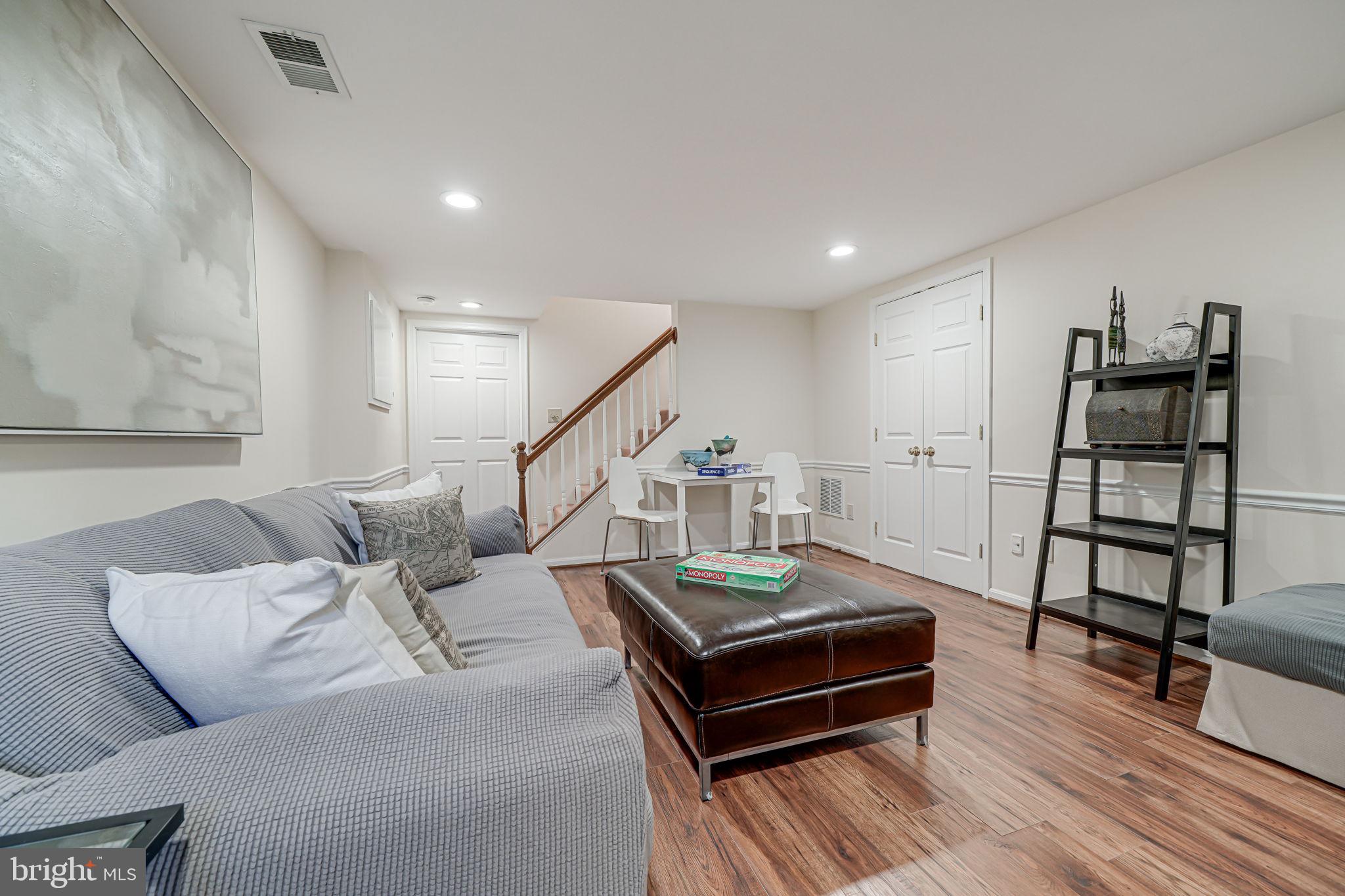 CHAPEL SQUARE - Residential