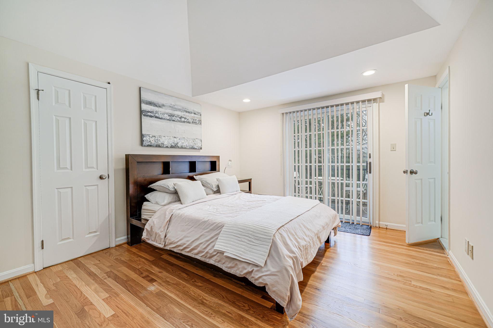 CHAPEL SQUARE - Residential