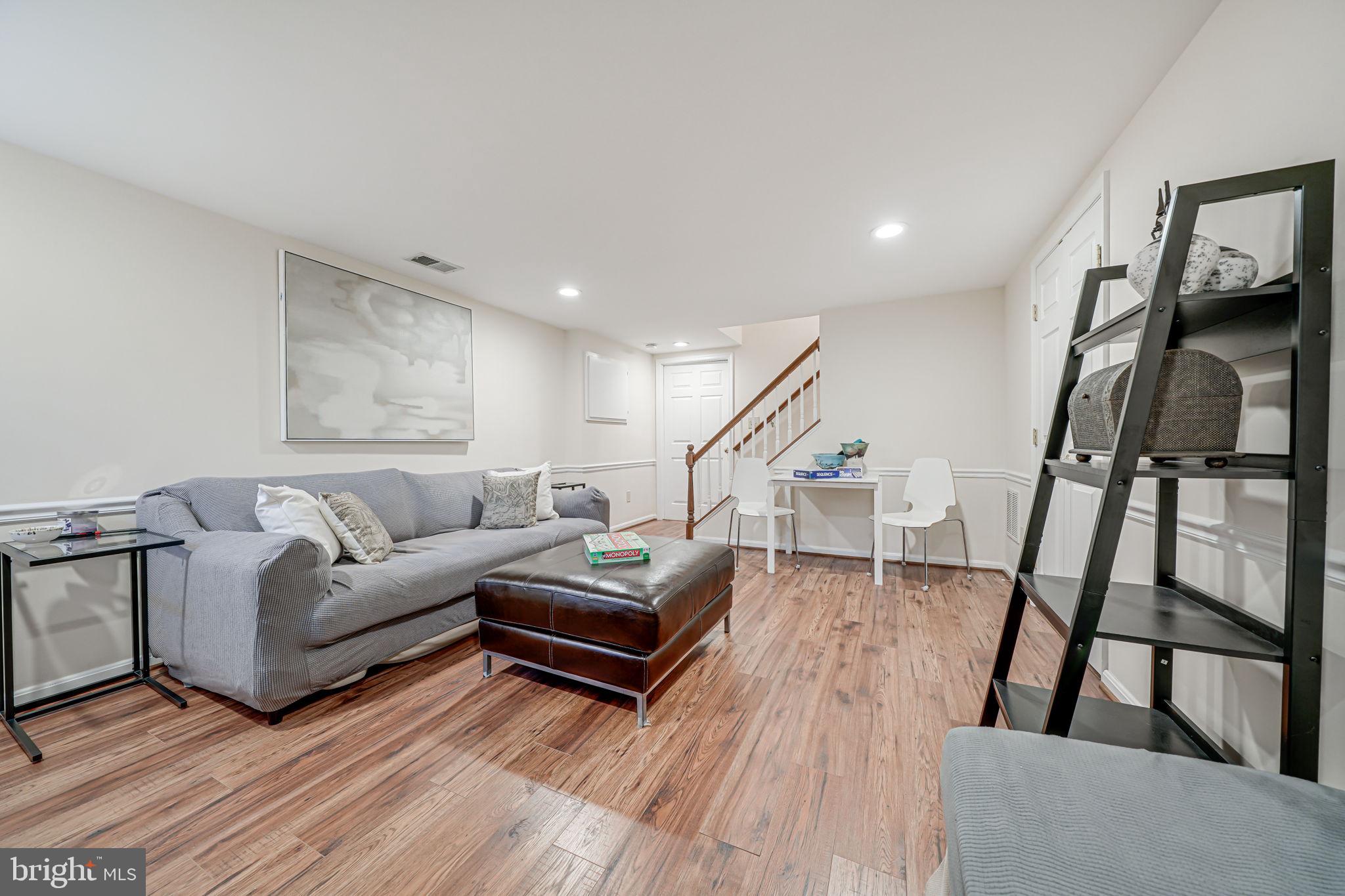 CHAPEL SQUARE - Residential