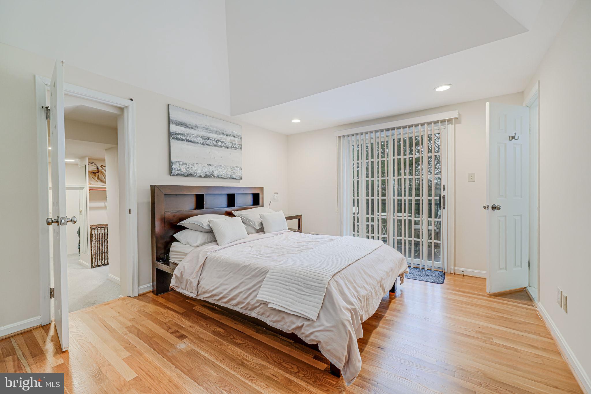 CHAPEL SQUARE - Residential