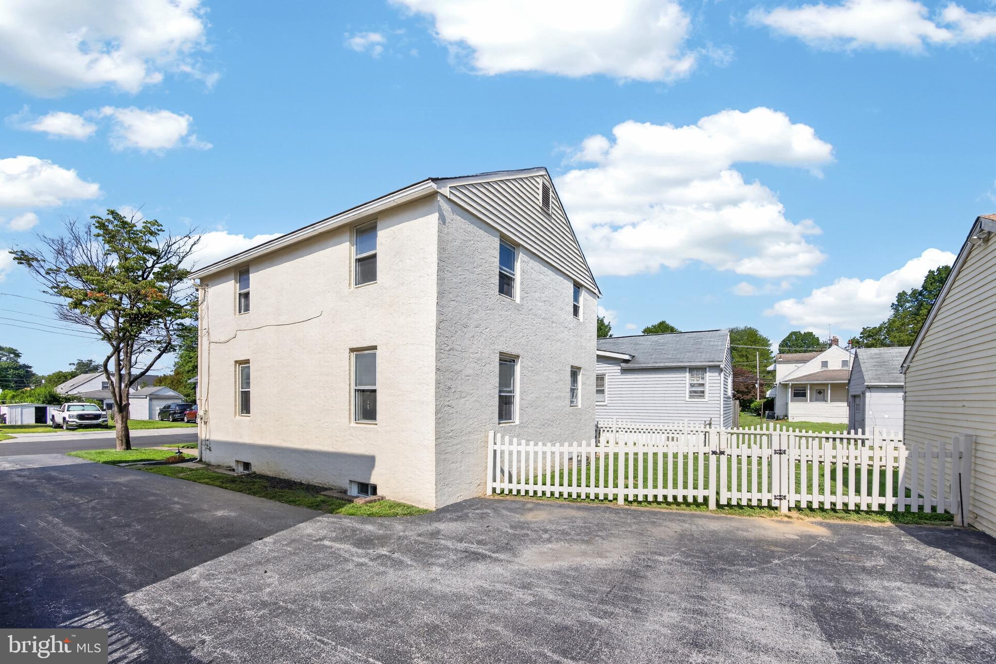 GARDEN CITY - Residential