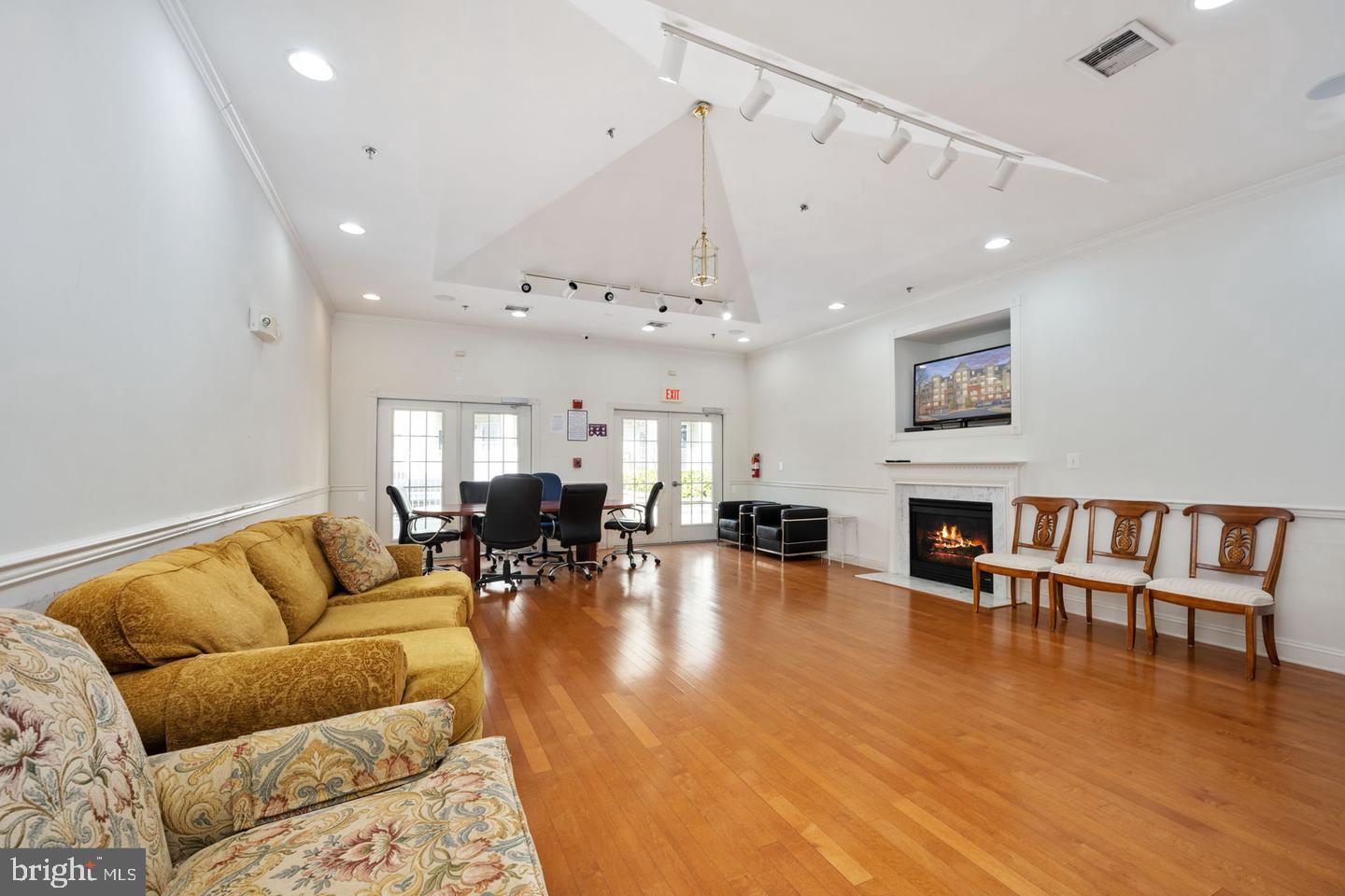 WESTBRIAR CONDOMINIUMS - Residential
