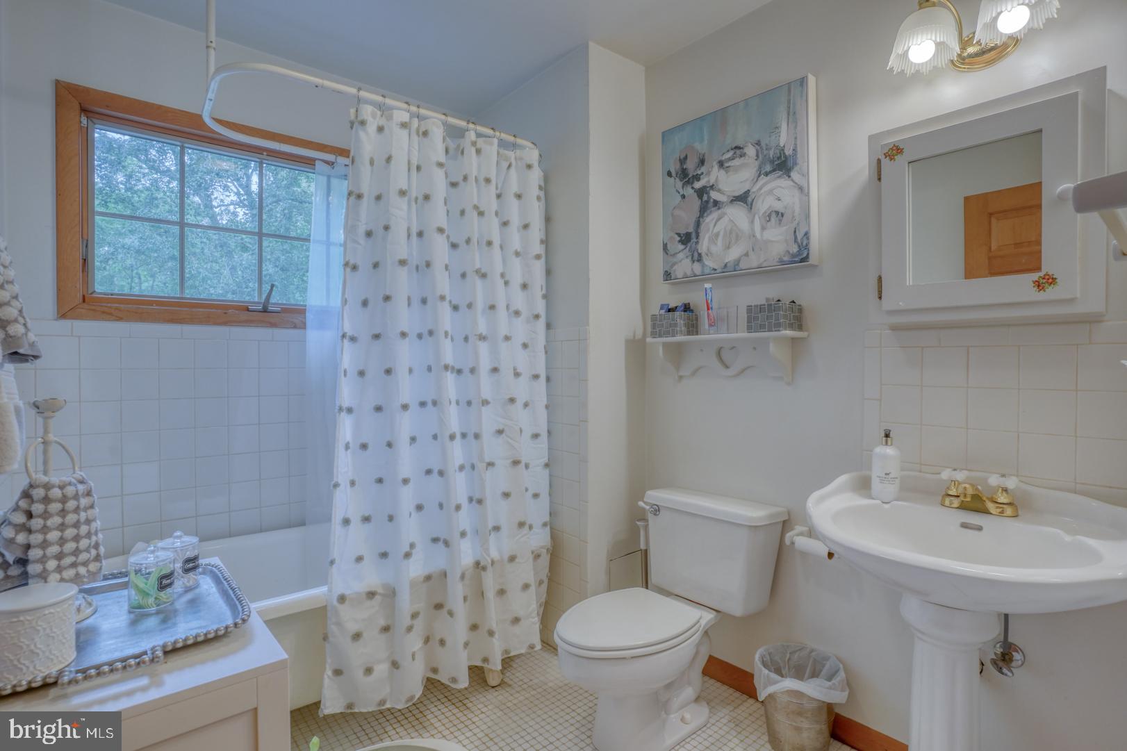 BROAD CREEK ESTATES - Residential