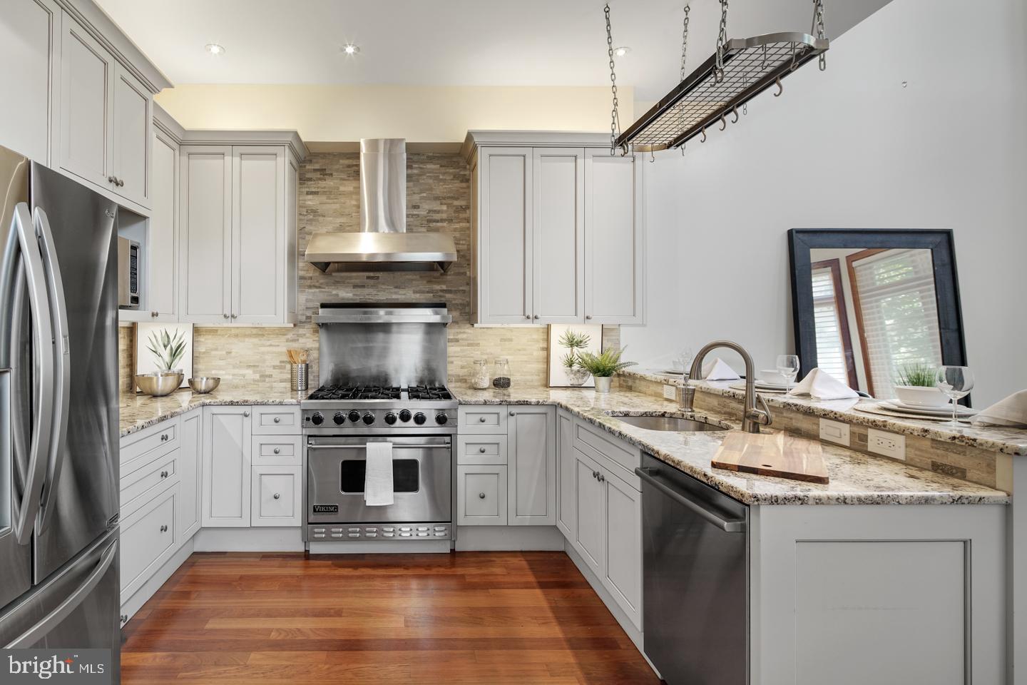 WASHINGTON SQ WEST - Residential