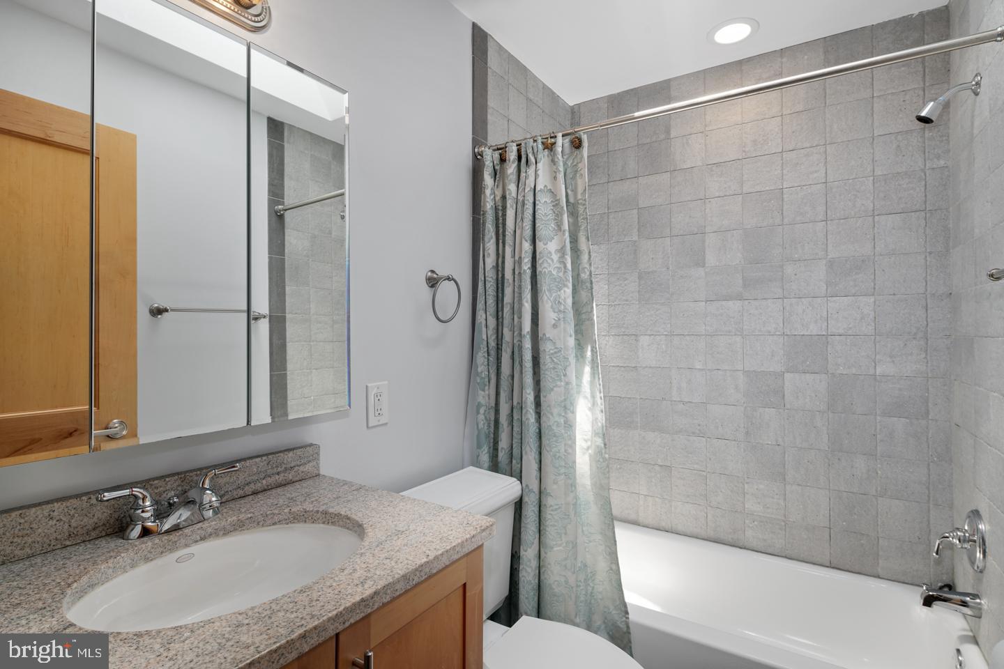 WASHINGTON SQ WEST - Residential