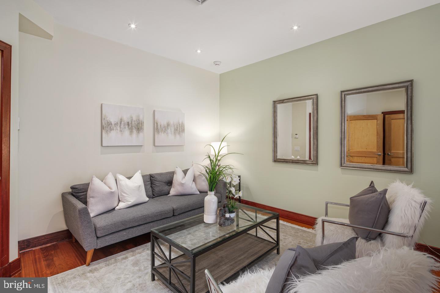 WASHINGTON SQ WEST - Residential