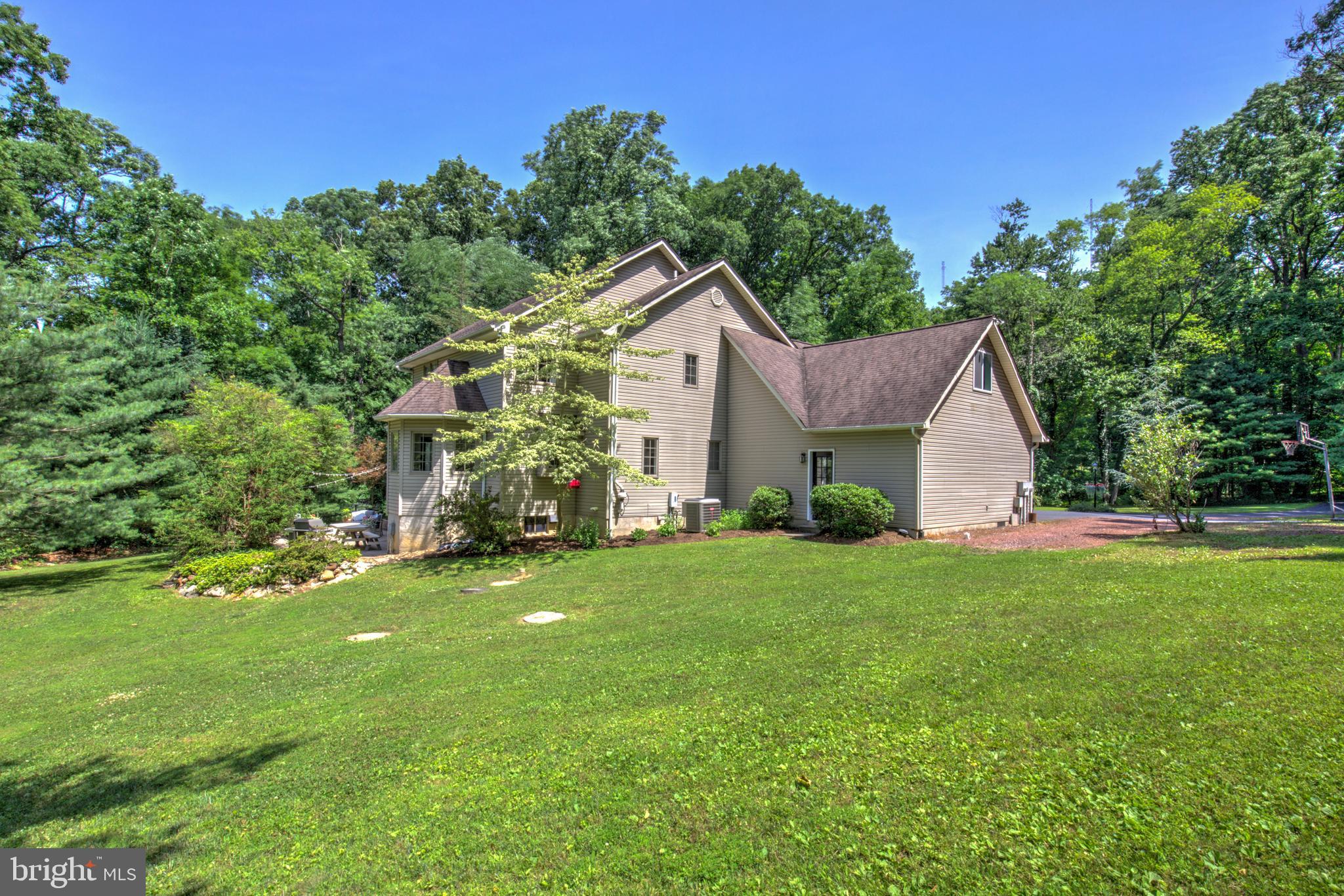 MONACY MANOR - Residential