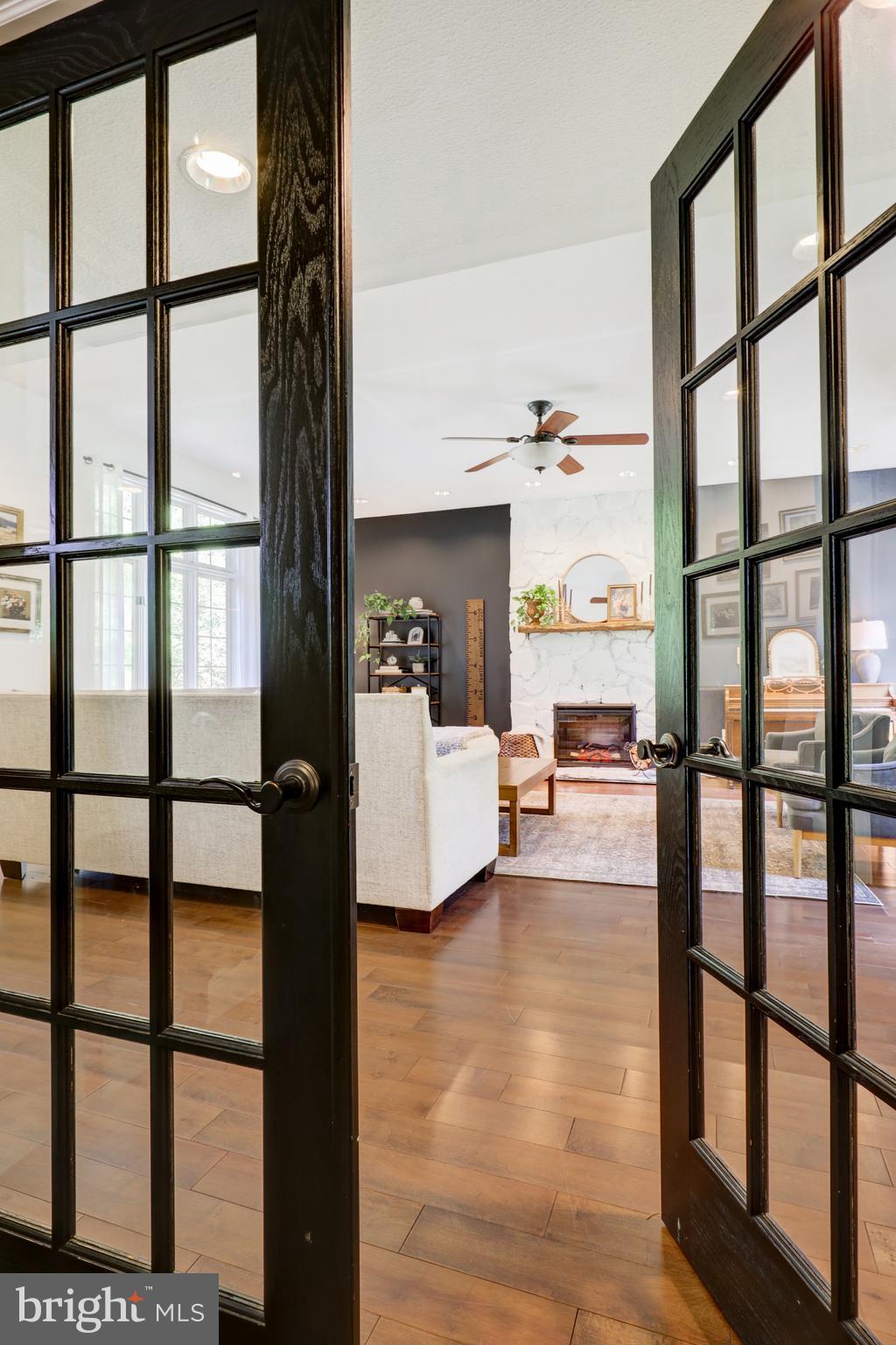 MONACY MANOR - Residential