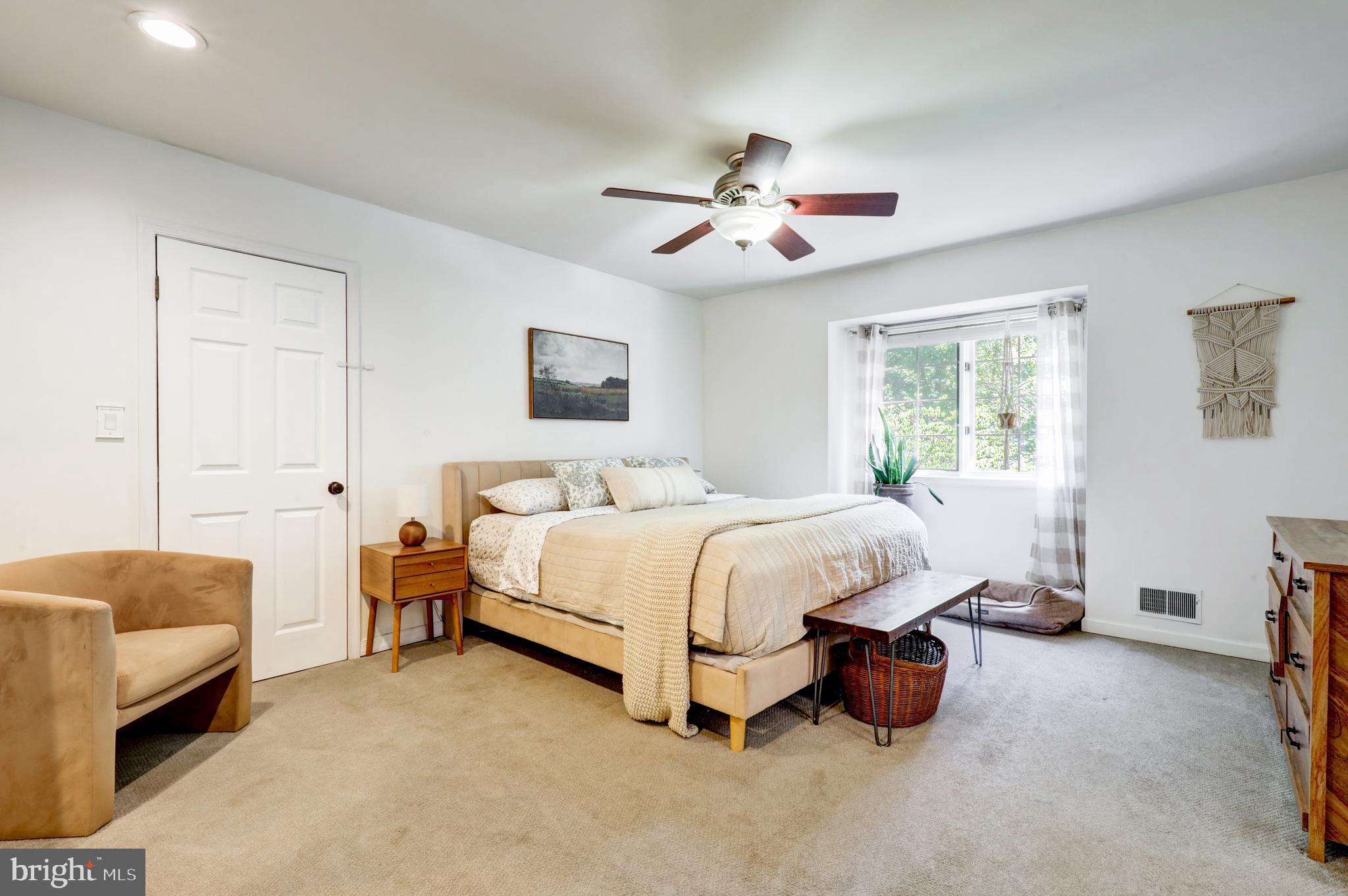 MONACY MANOR - Residential