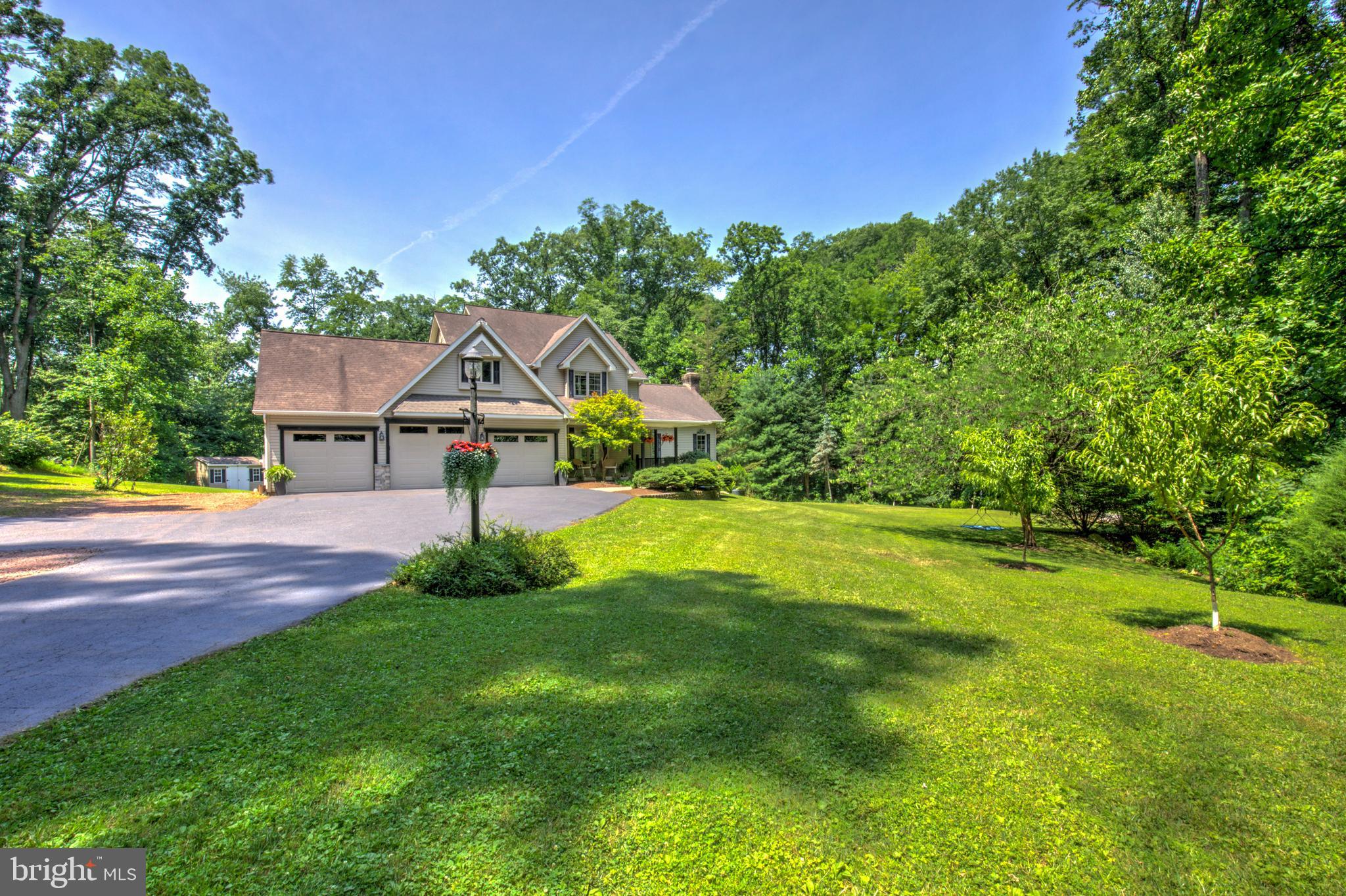 MONACY MANOR - Residential