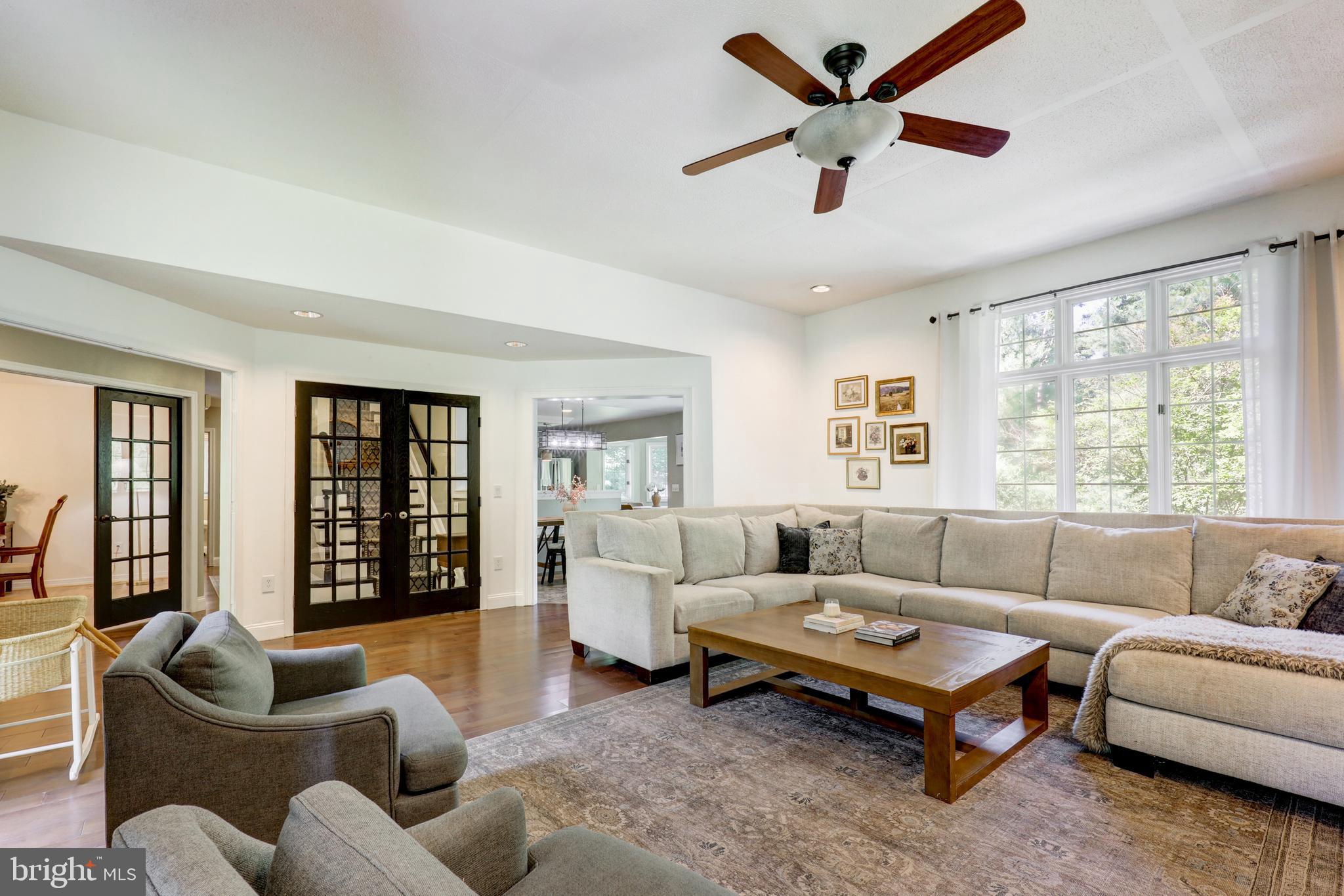 MONACY MANOR - Residential