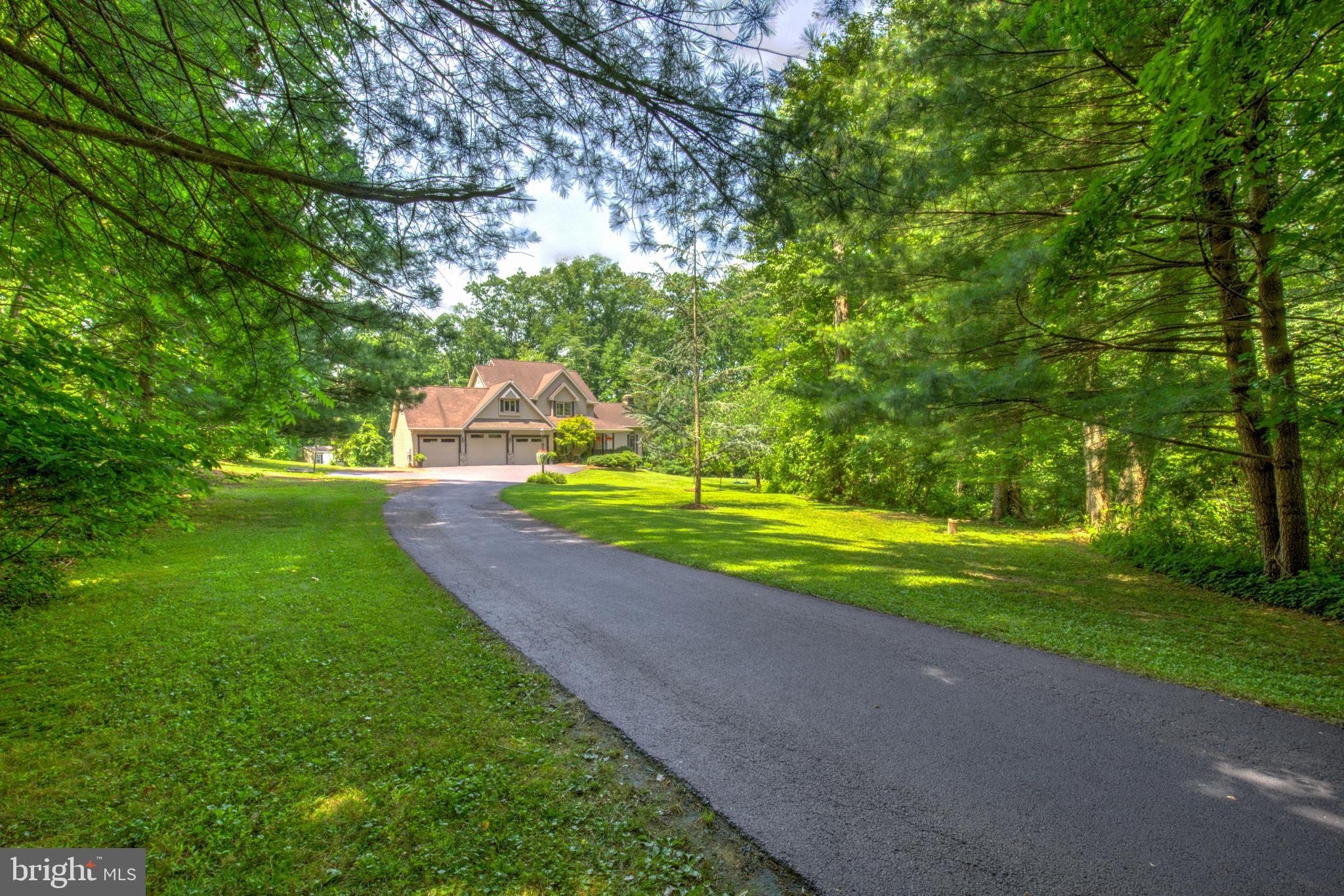 MONACY MANOR - Residential
