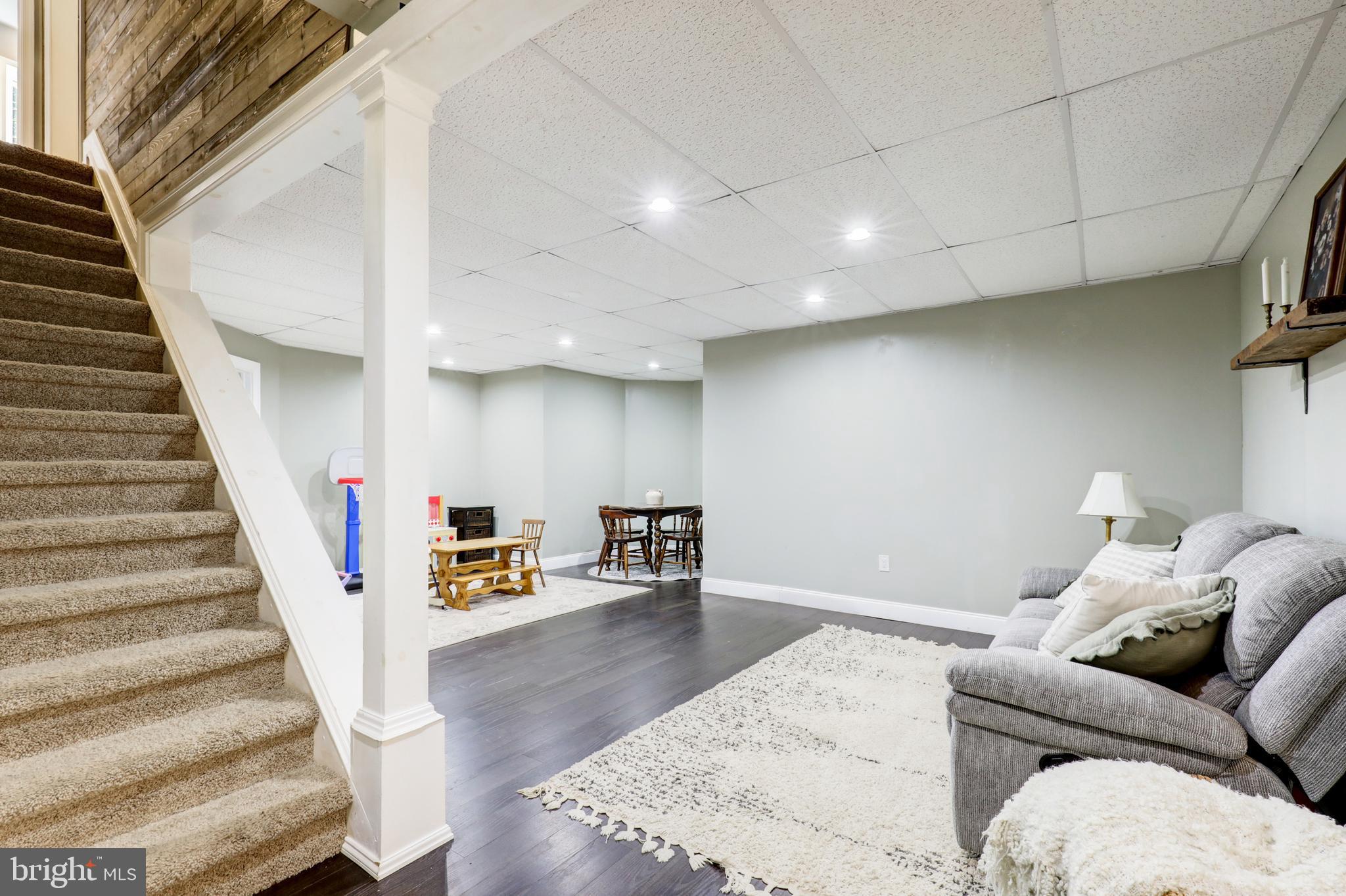 MONACY MANOR - Residential