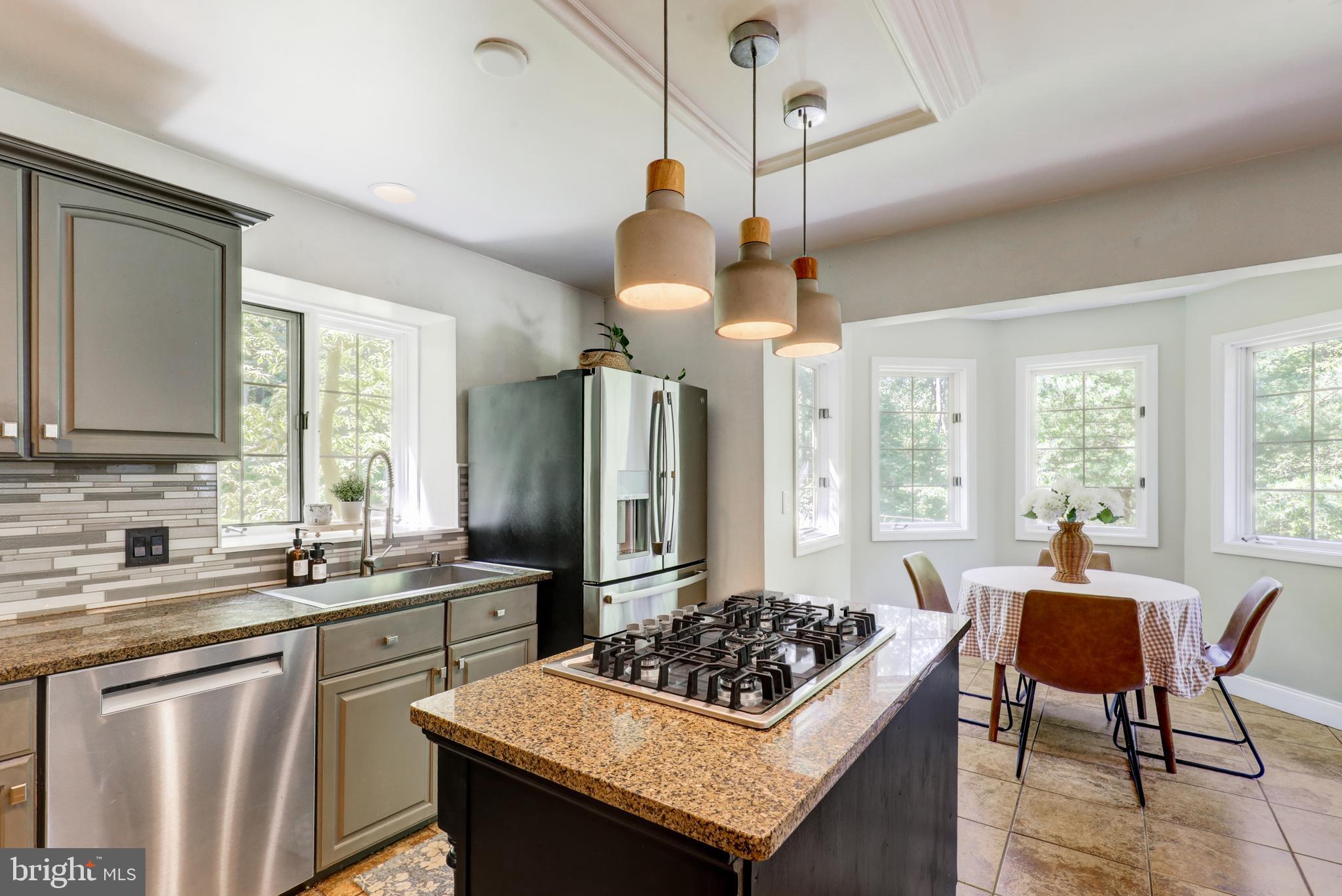MONACY MANOR - Residential