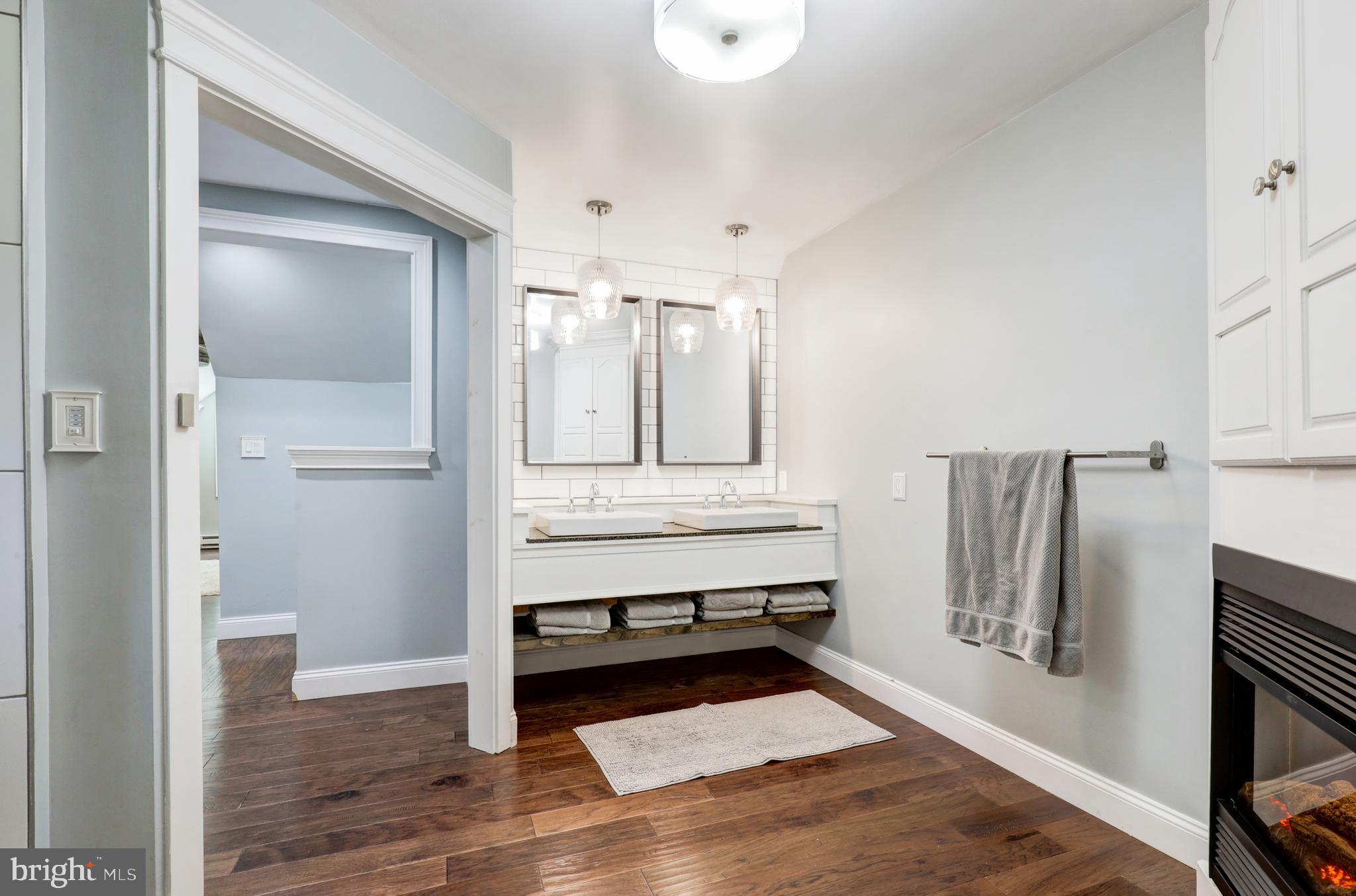 MONACY MANOR - Residential