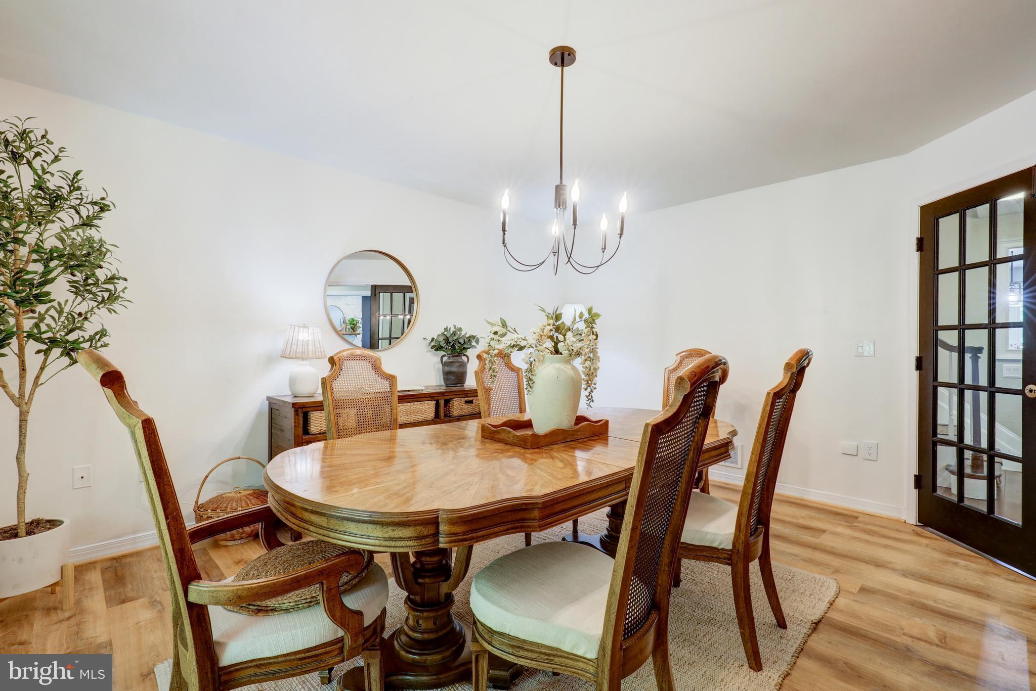 MONACY MANOR - Residential