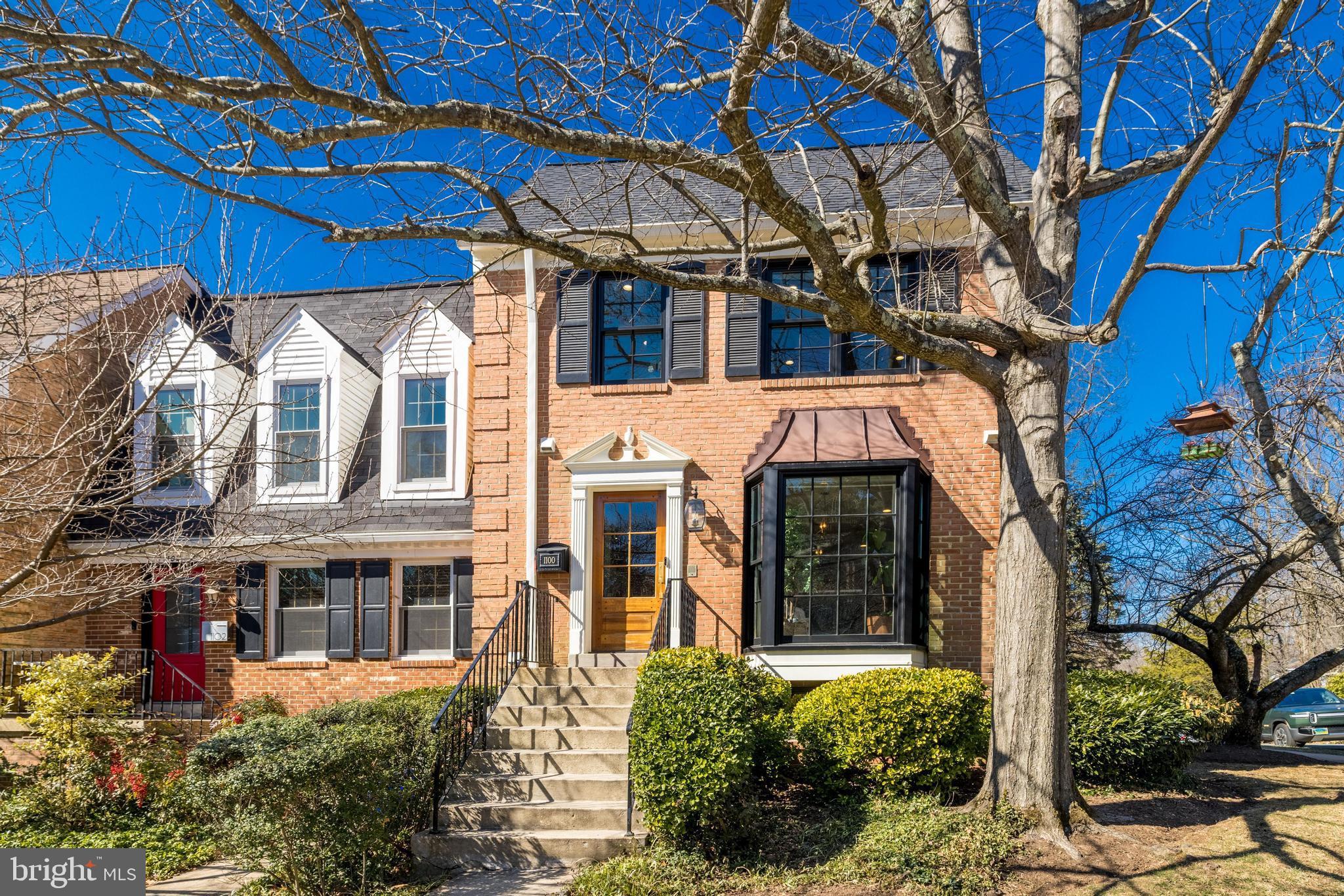 KINGS MANOR TOWNE HOUSES - Residential