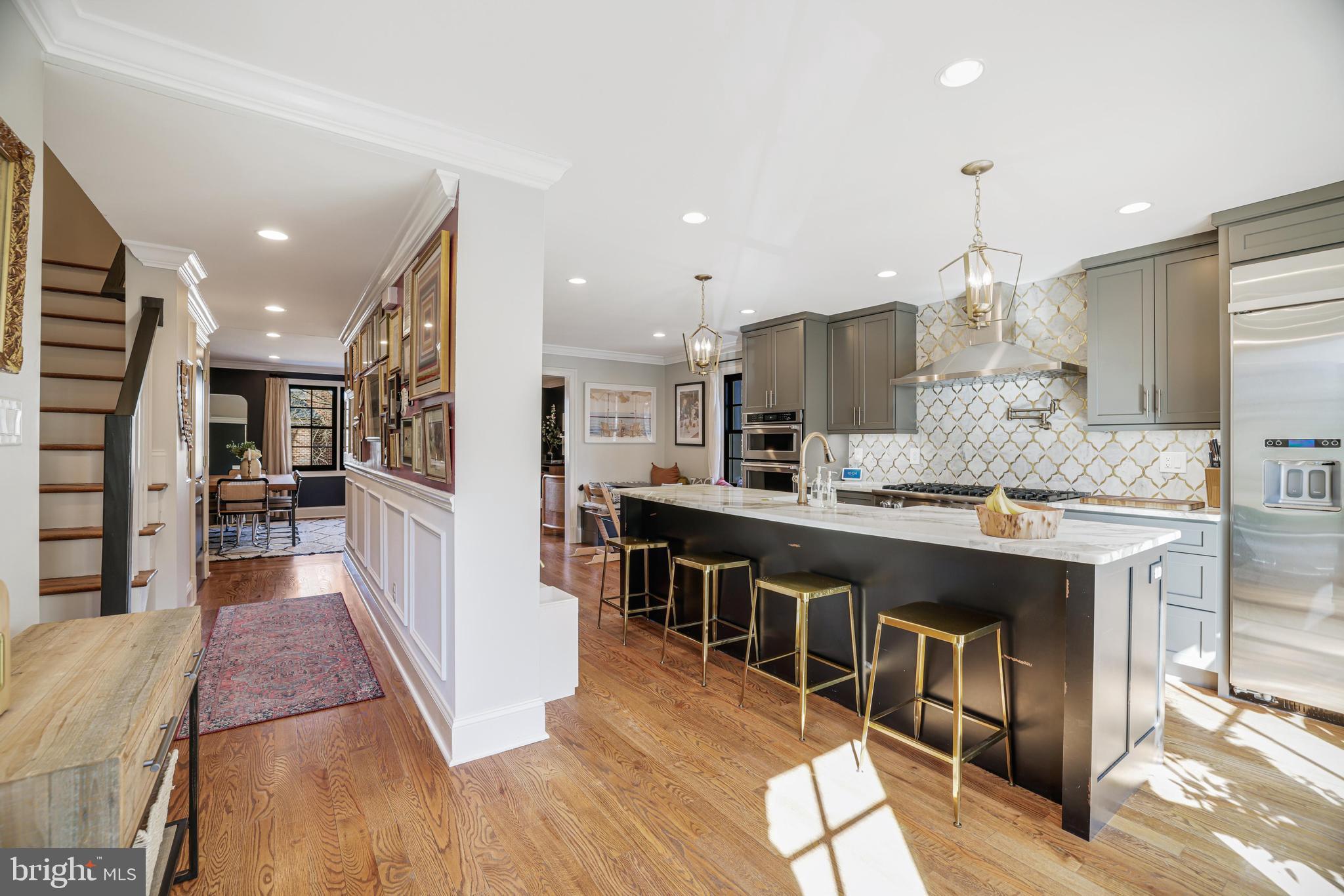 KINGS MANOR TOWNE HOUSES - Residential