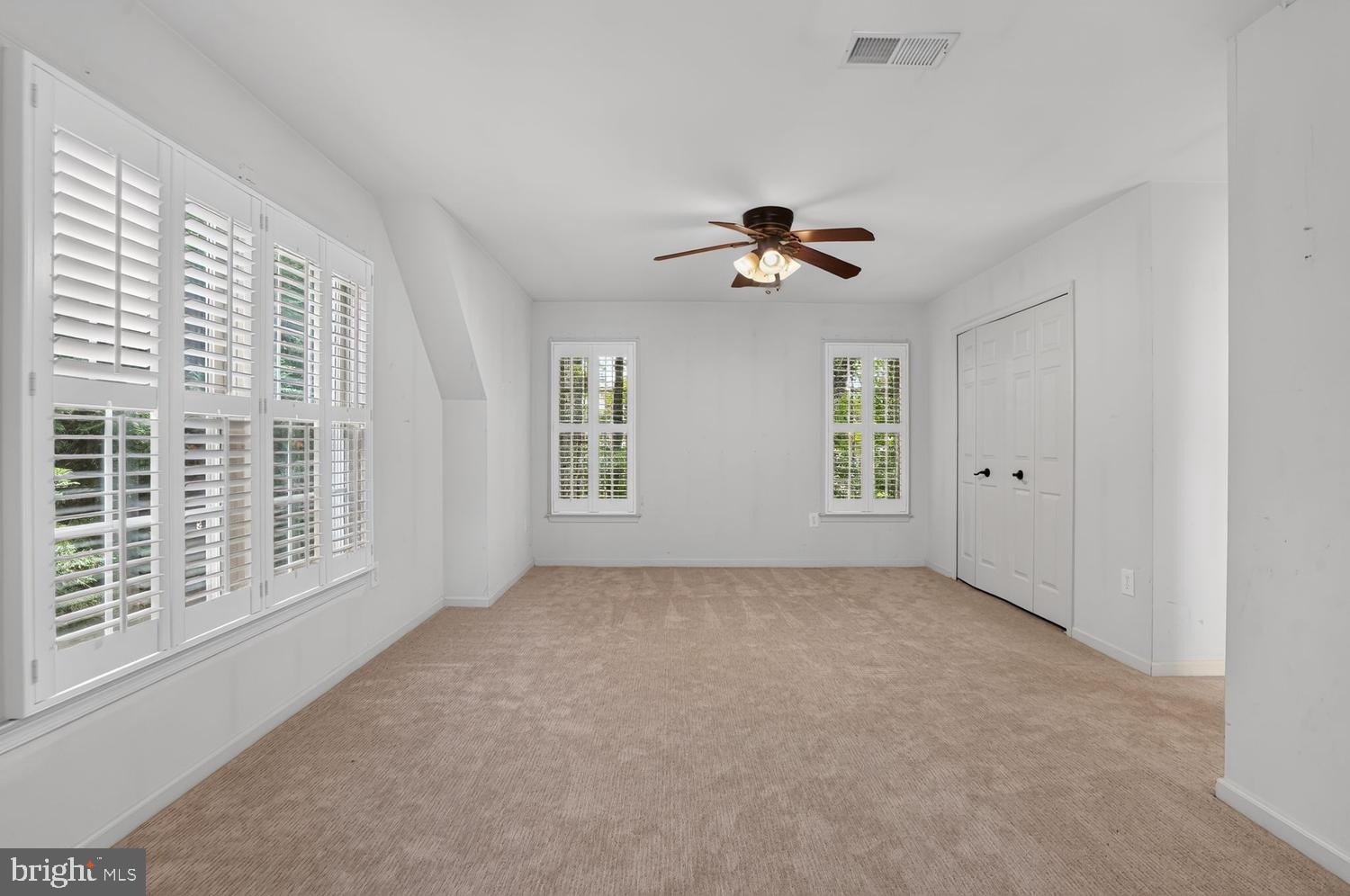 CROSSPOINTE - Residential
