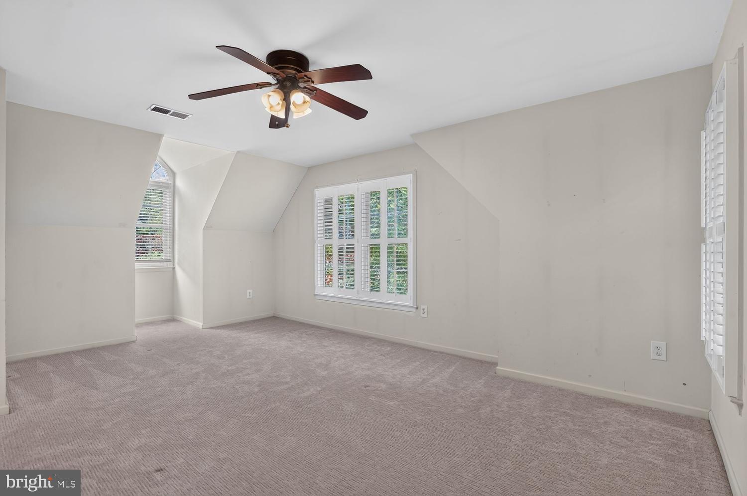 CROSSPOINTE - Residential