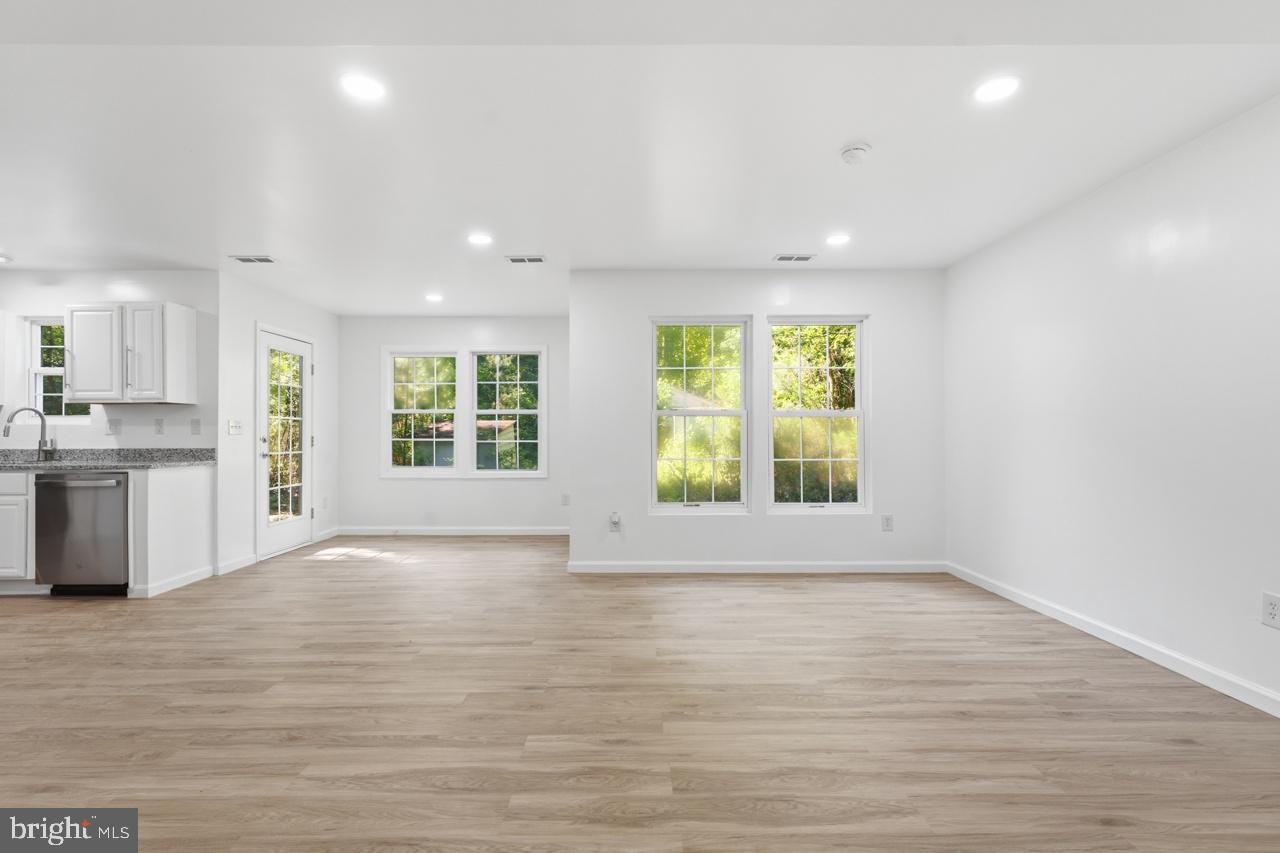 RAGGED POINT BEACH - Residential