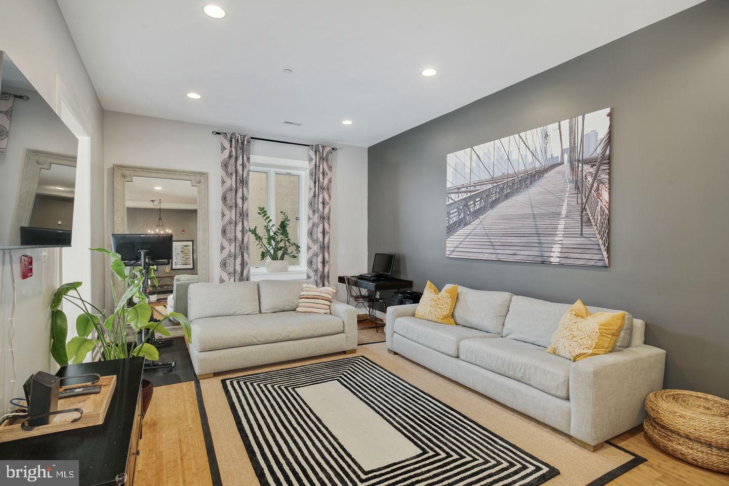 FAIRMOUNT - Residential