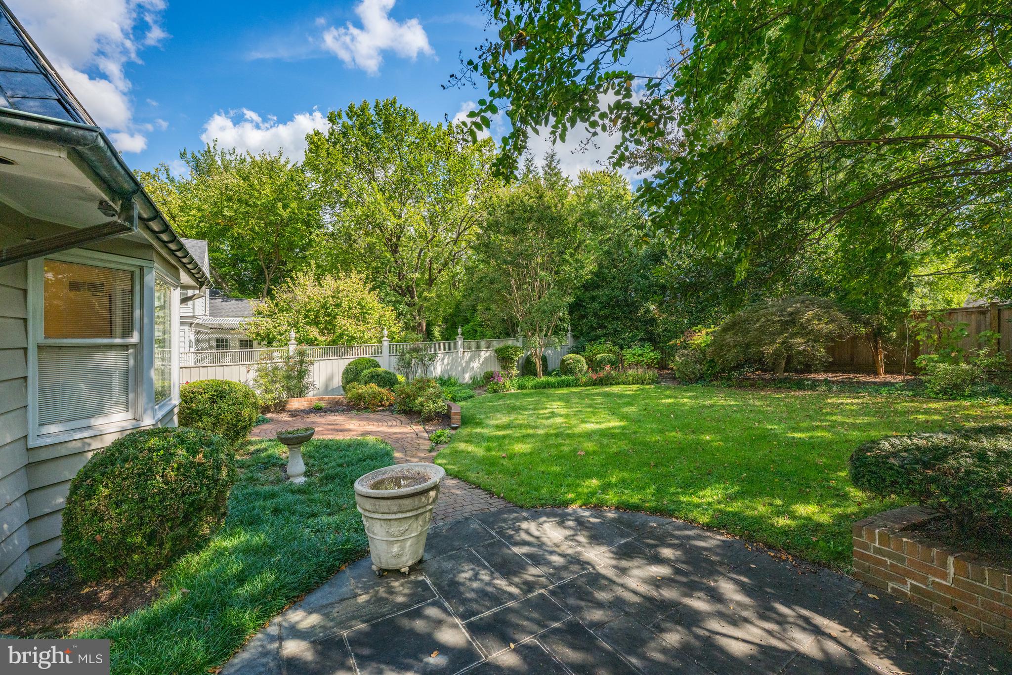 CHEVY CHASE VILLAGE - Residential