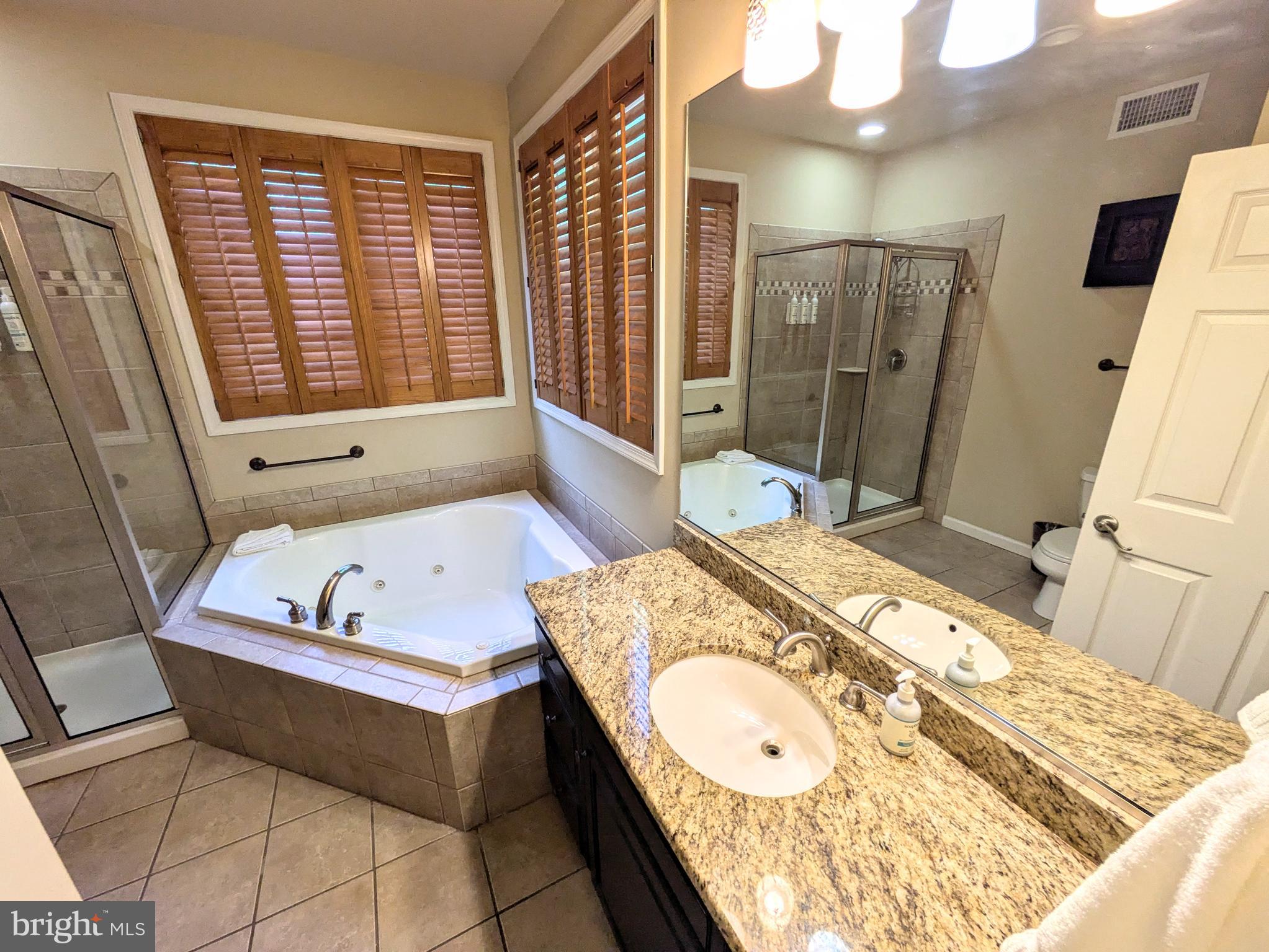 LAUREL WOODS - Residential