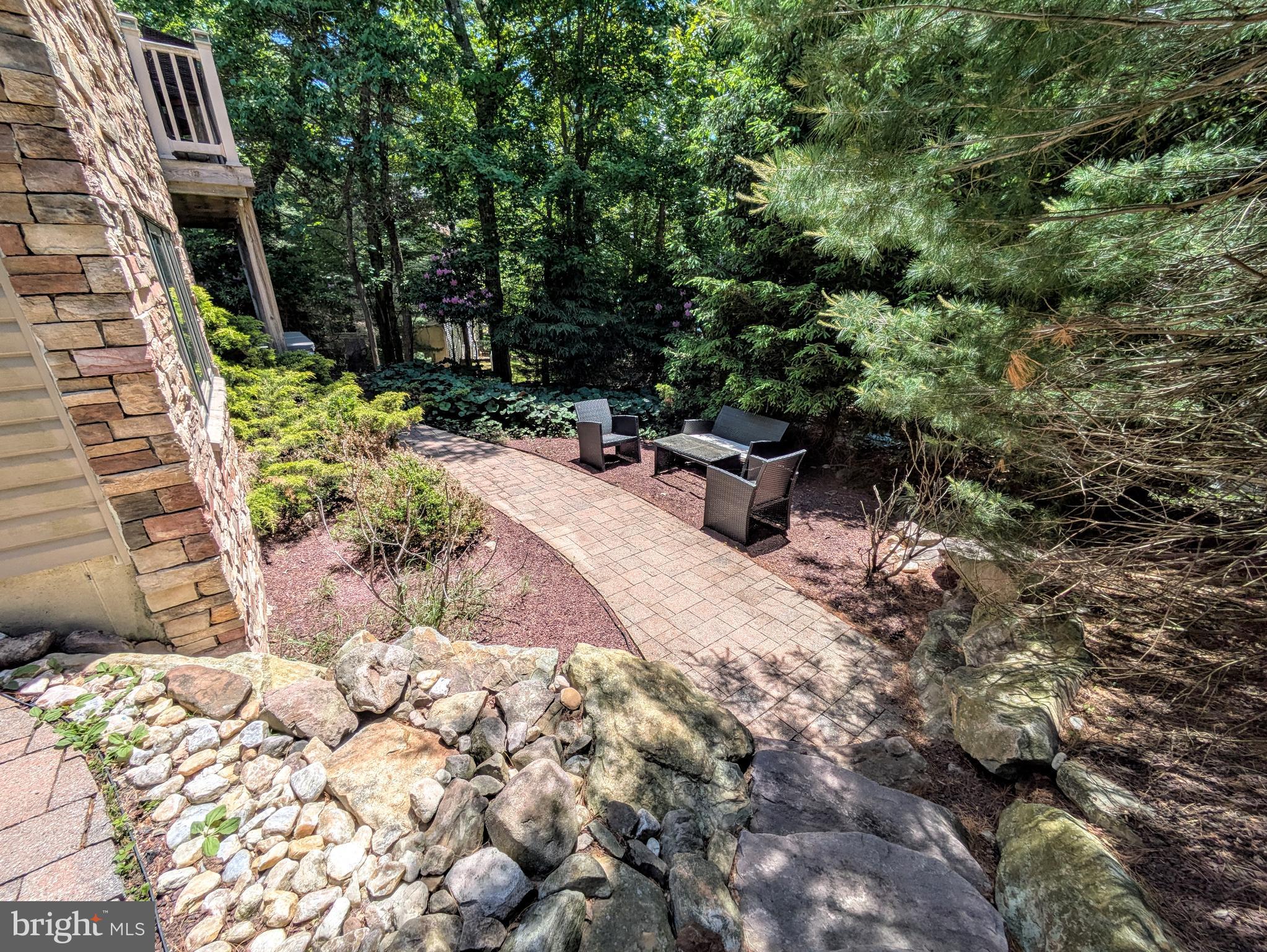 LAUREL WOODS - Residential