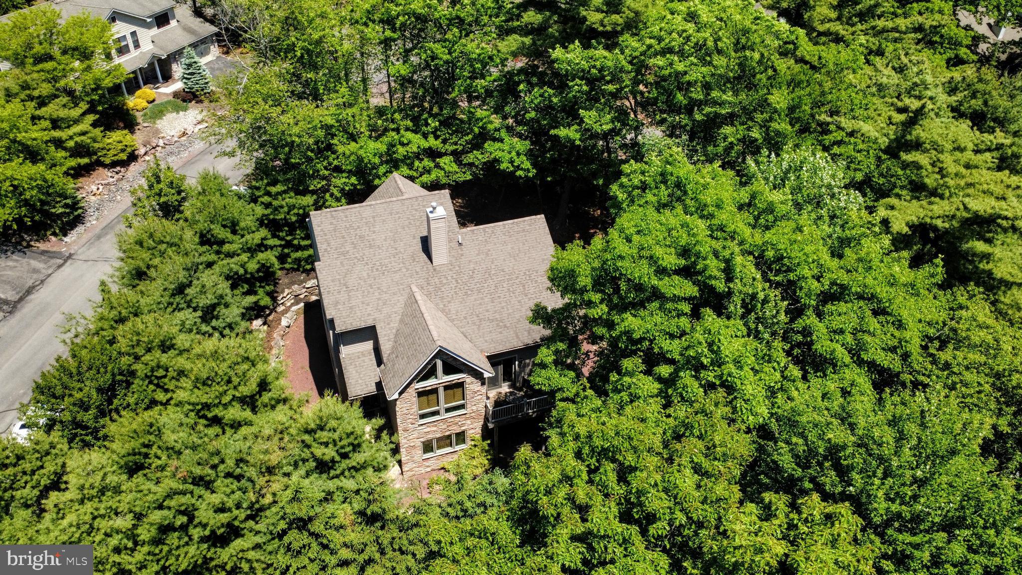 LAUREL WOODS - Residential