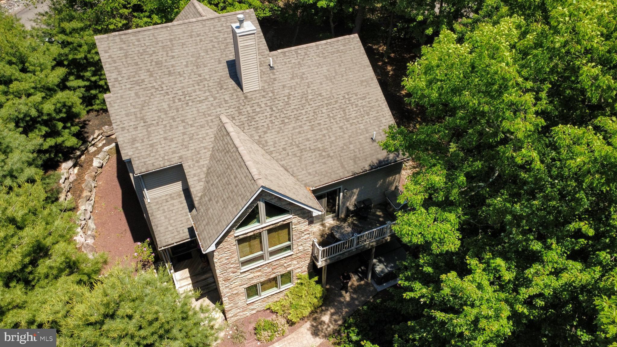 LAUREL WOODS - Residential
