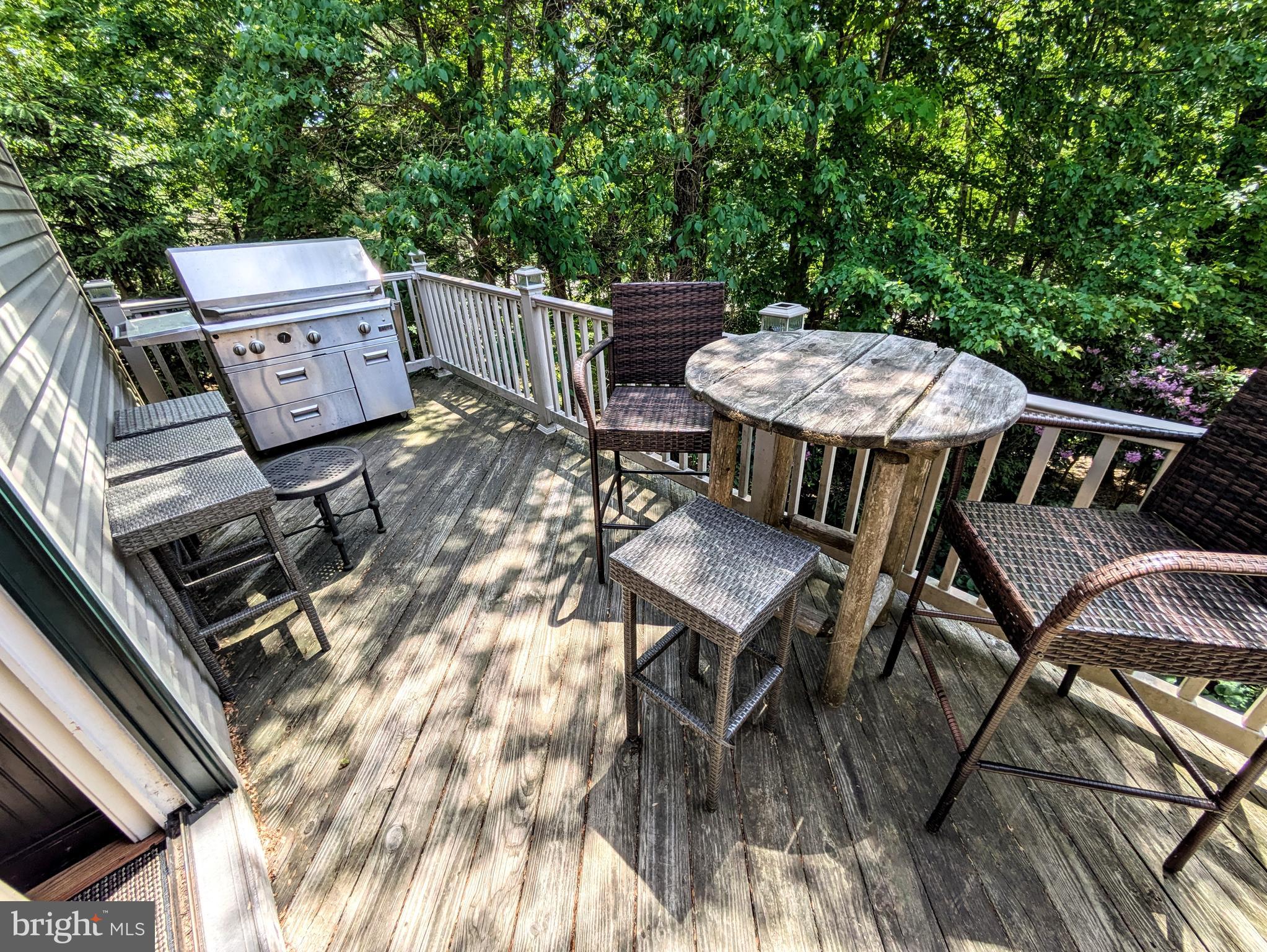 LAUREL WOODS - Residential