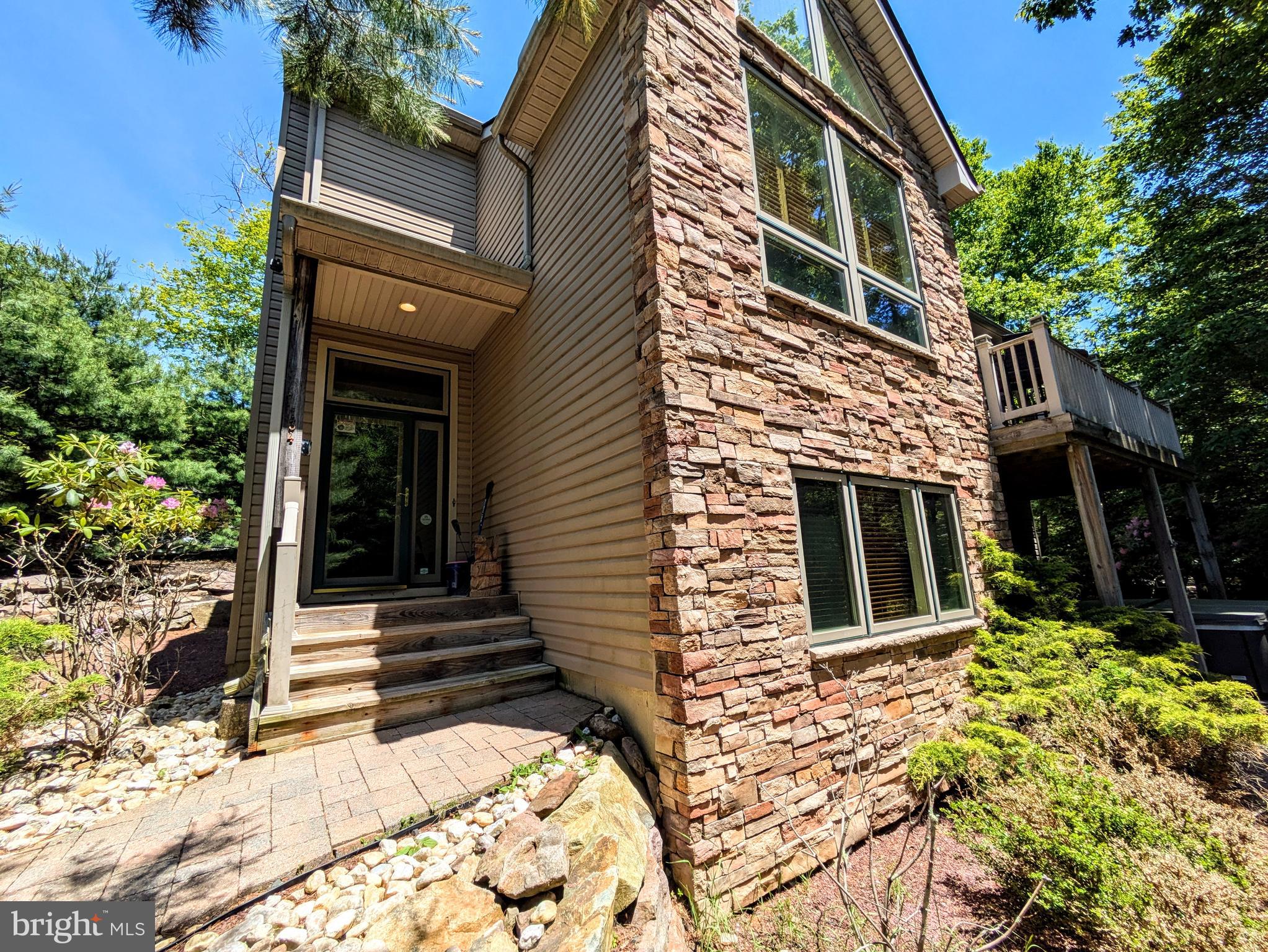 LAUREL WOODS - Residential