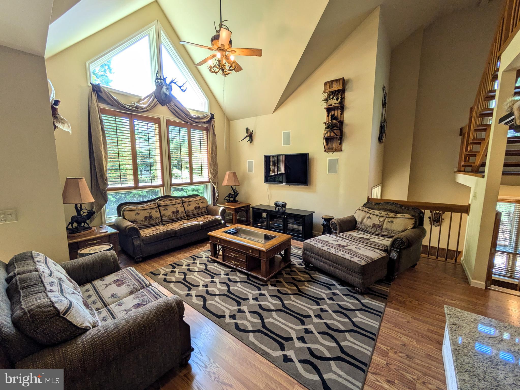 LAUREL WOODS - Residential
