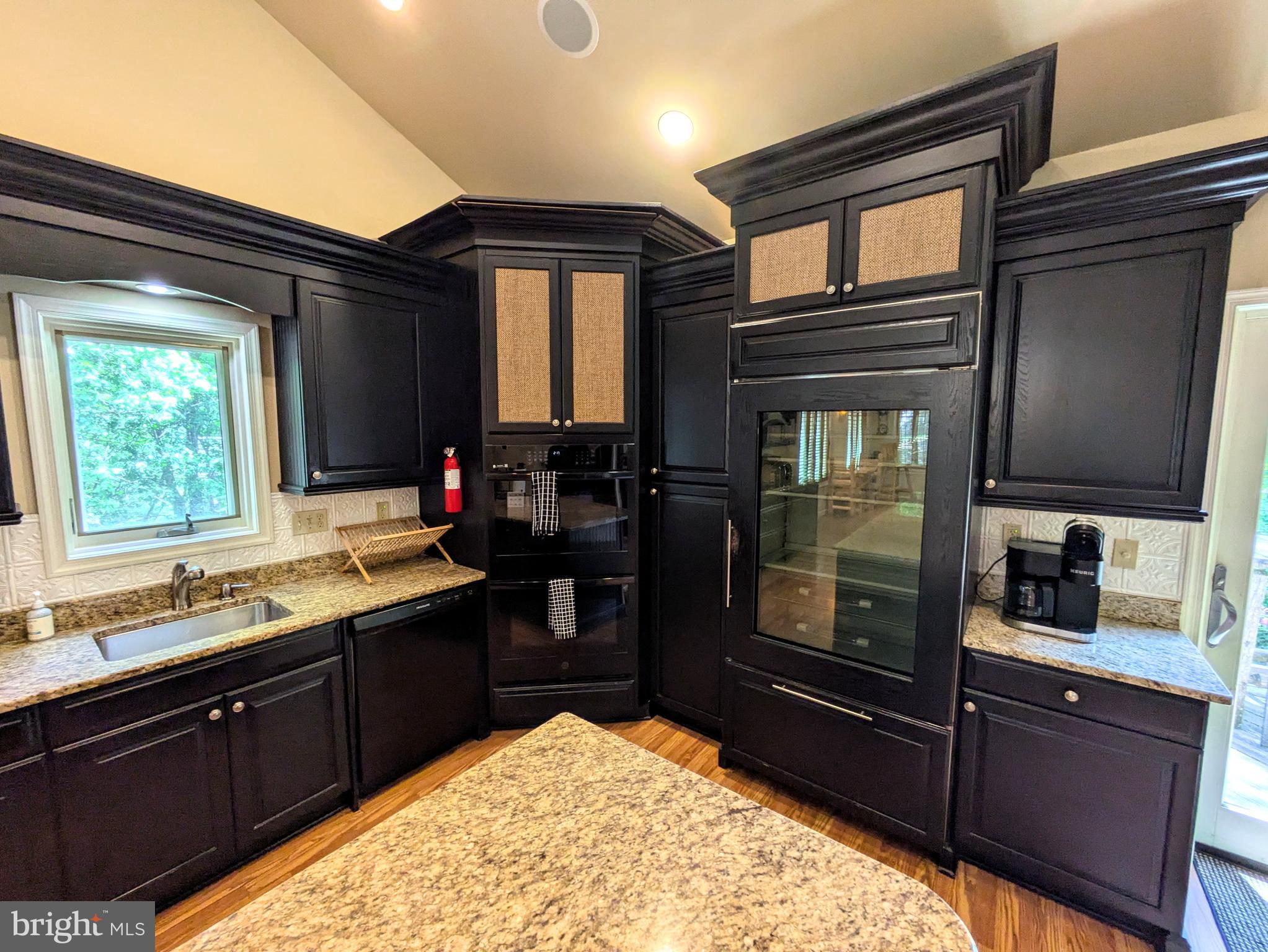 LAUREL WOODS - Residential