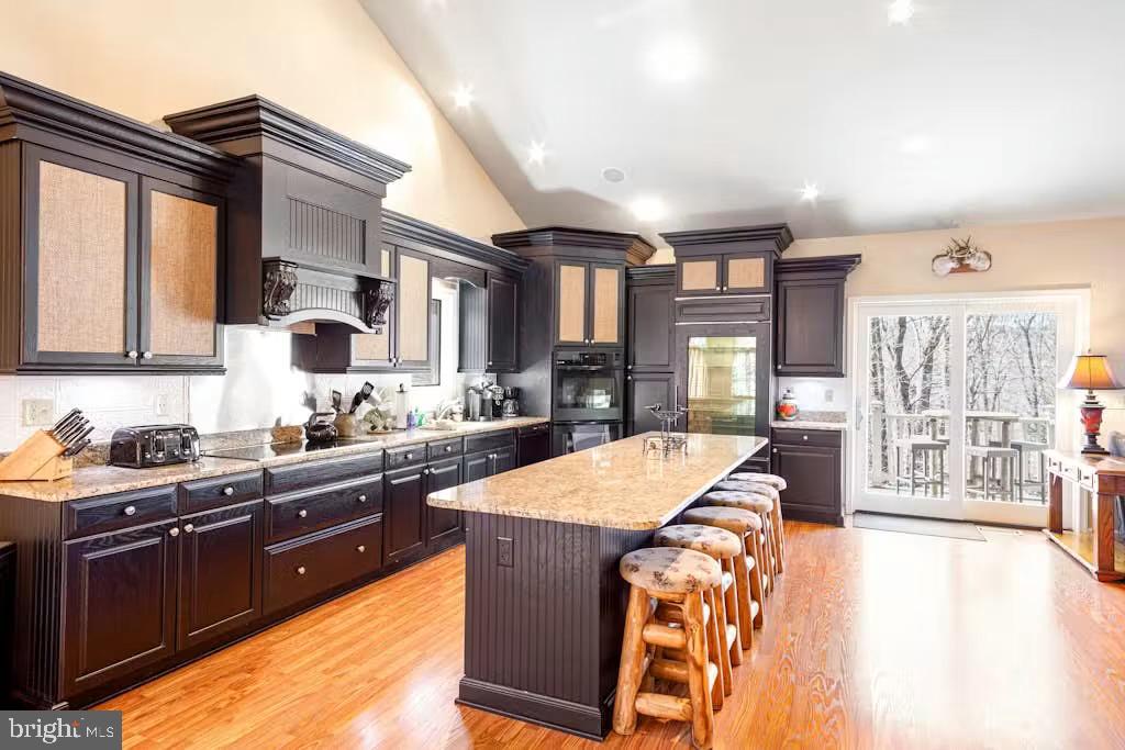 LAUREL WOODS - Residential