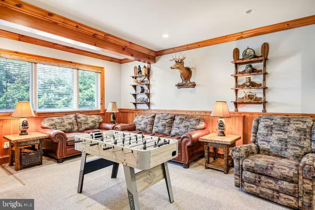 LAUREL WOODS - Residential