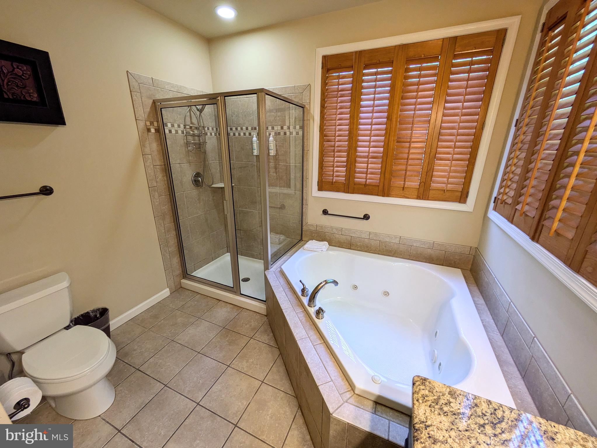 LAUREL WOODS - Residential