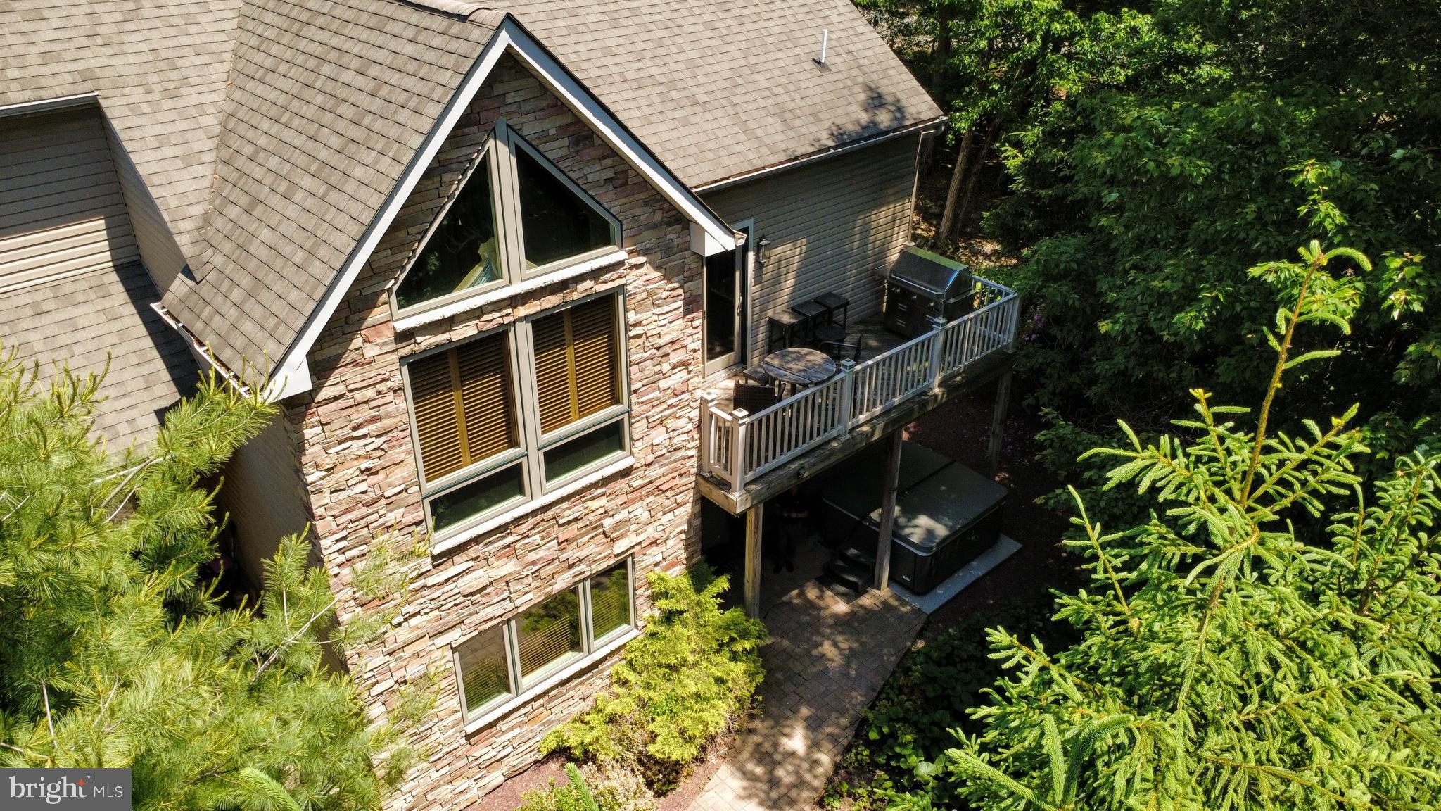 LAUREL WOODS - Residential