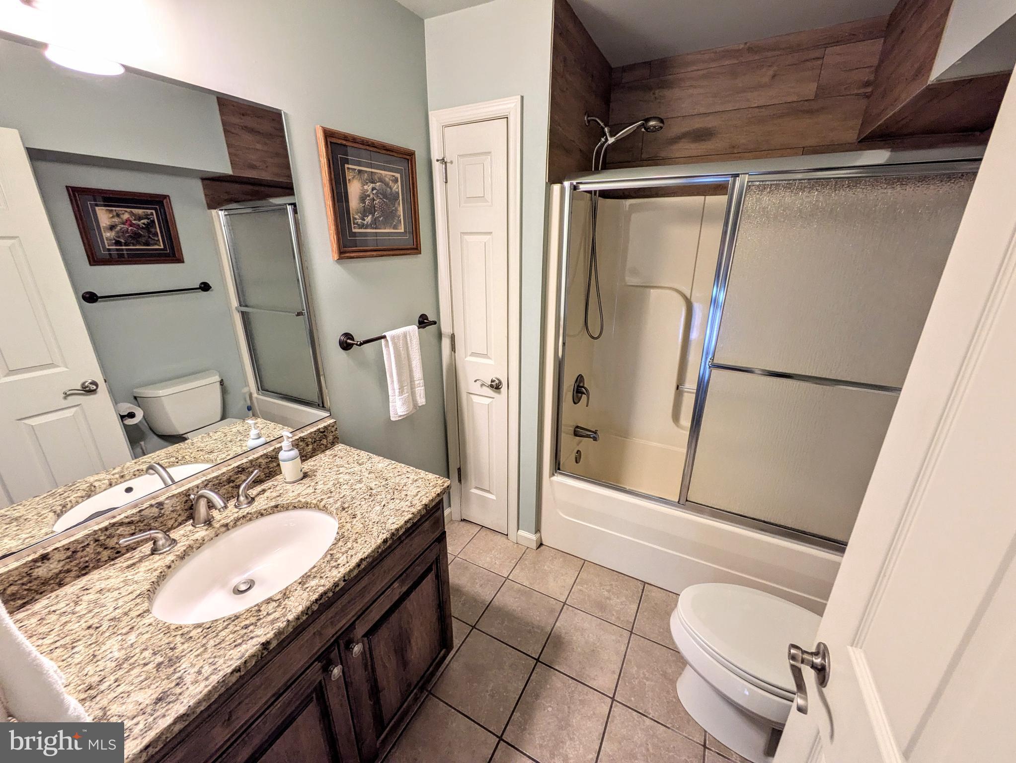 LAUREL WOODS - Residential