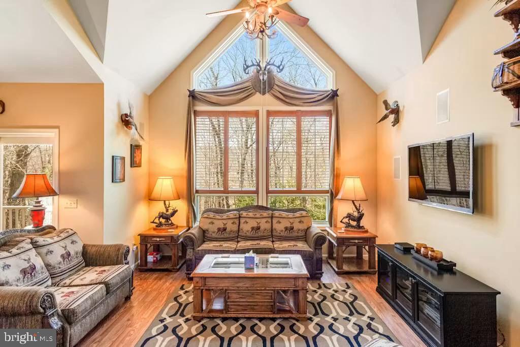 LAUREL WOODS - Residential