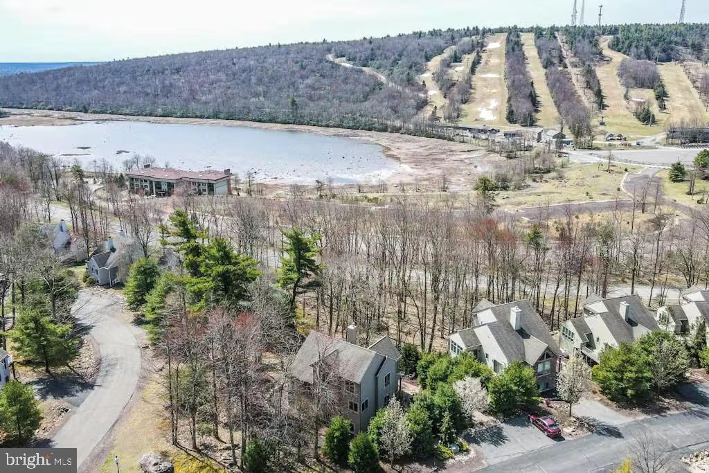 LAUREL WOODS - Residential
