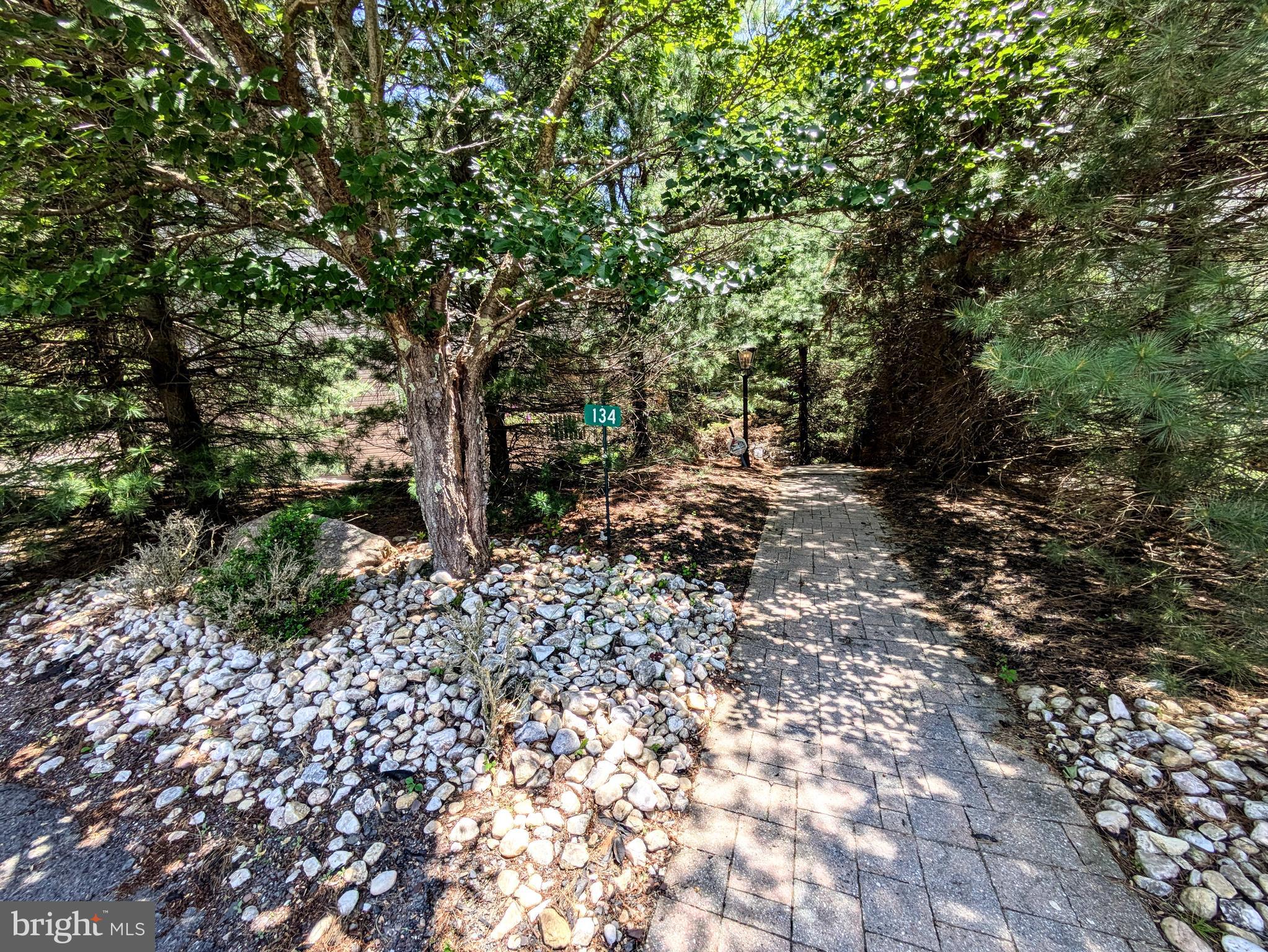 LAUREL WOODS - Residential