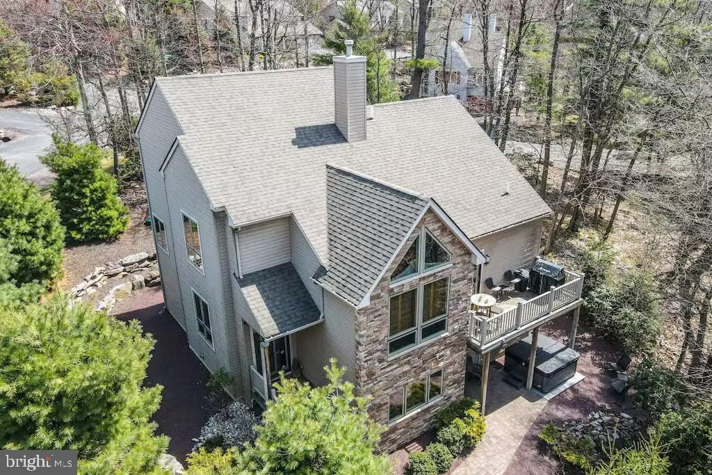 LAUREL WOODS - Residential