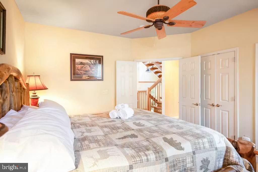 LAUREL WOODS - Residential