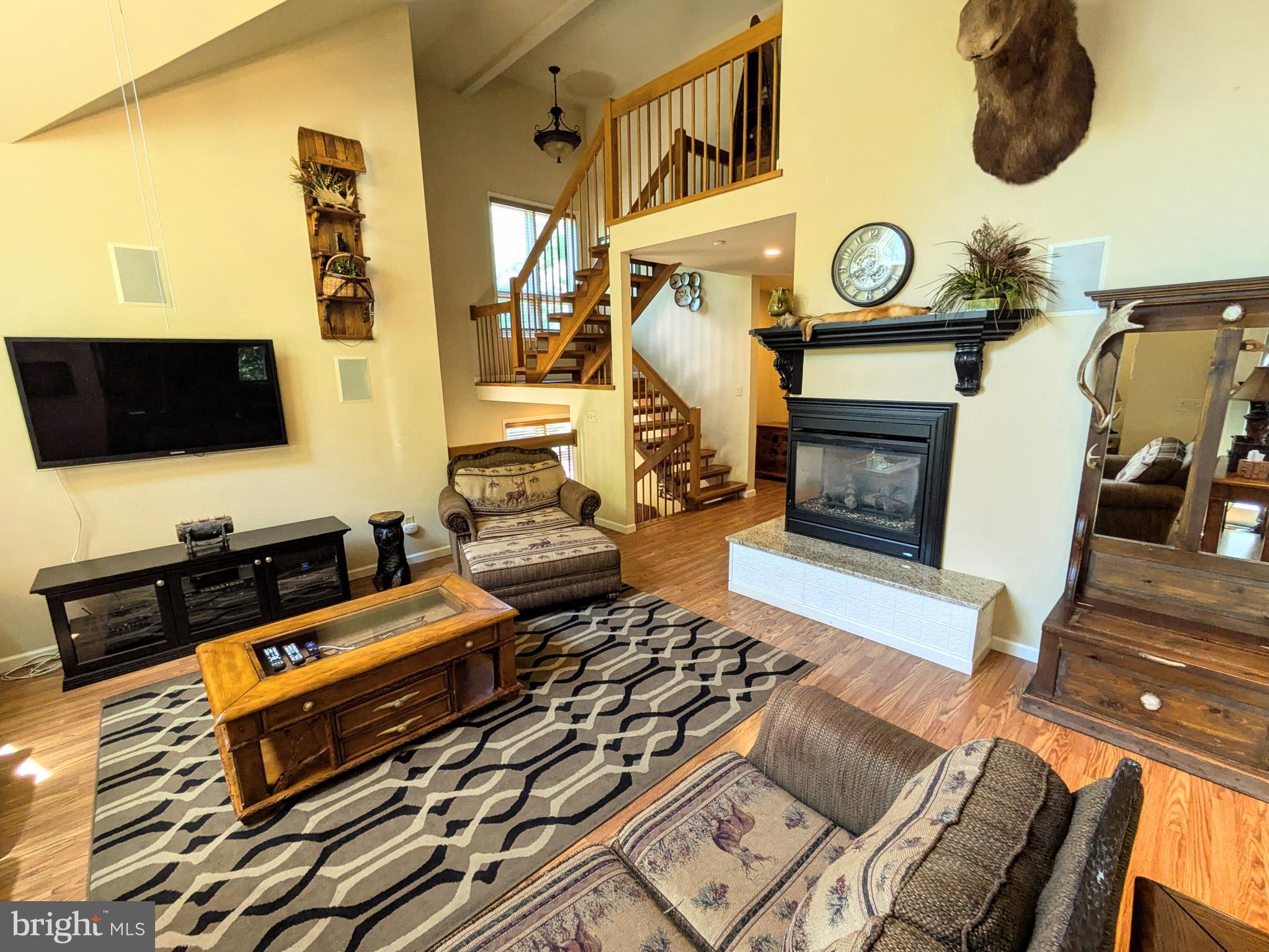 LAUREL WOODS - Residential