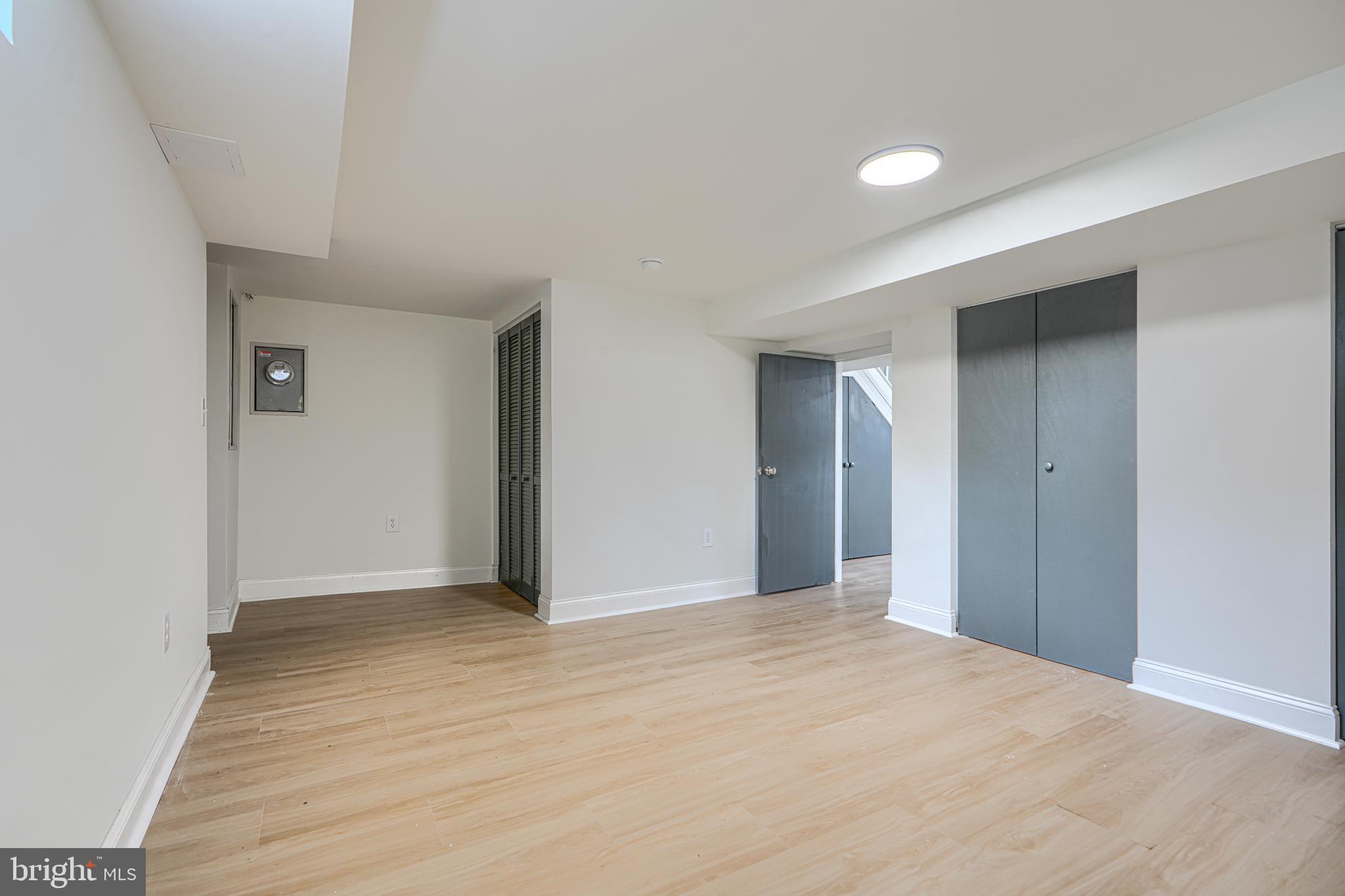 PERRING LOCH - Residential