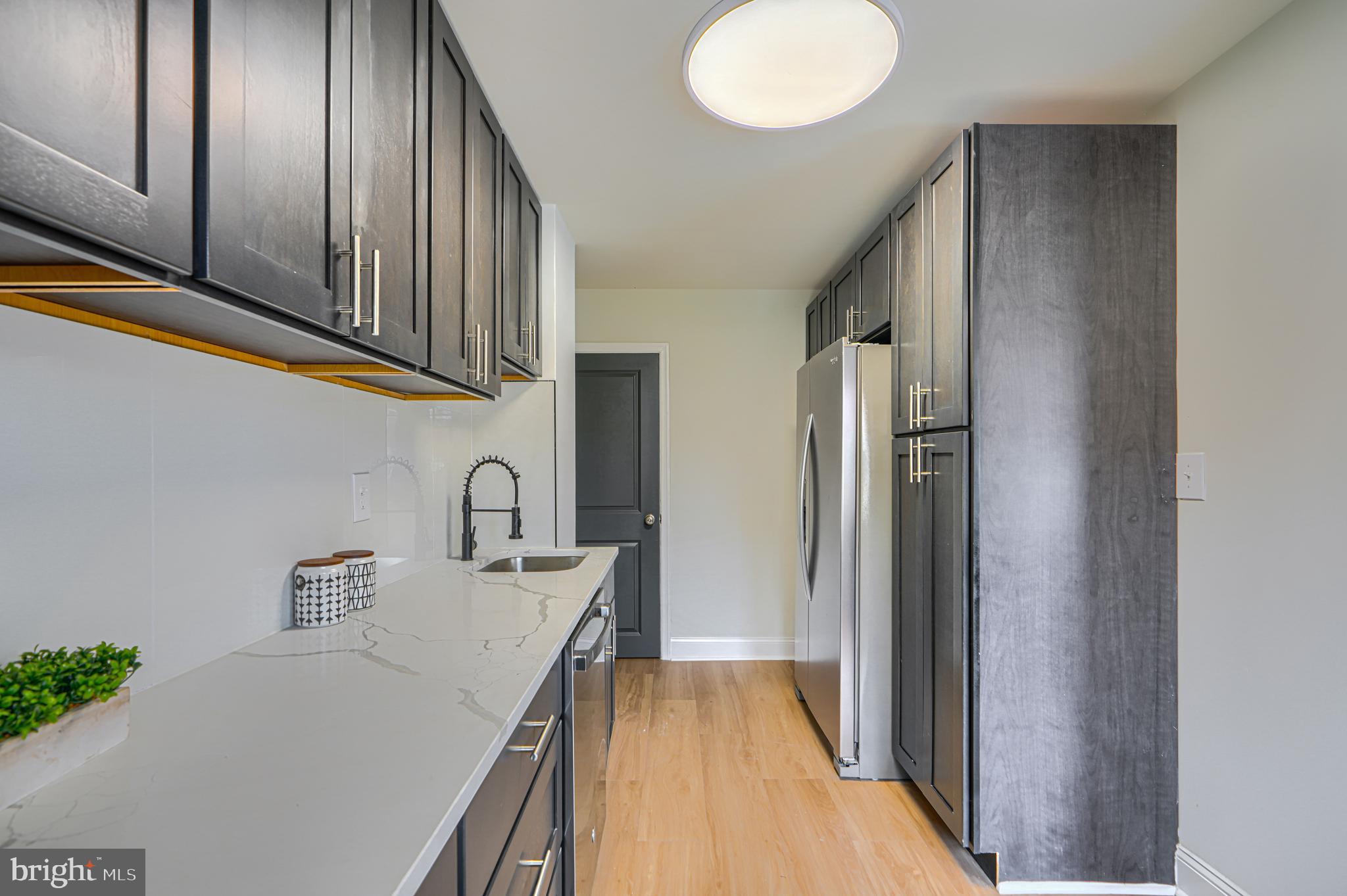 PERRING LOCH - Residential