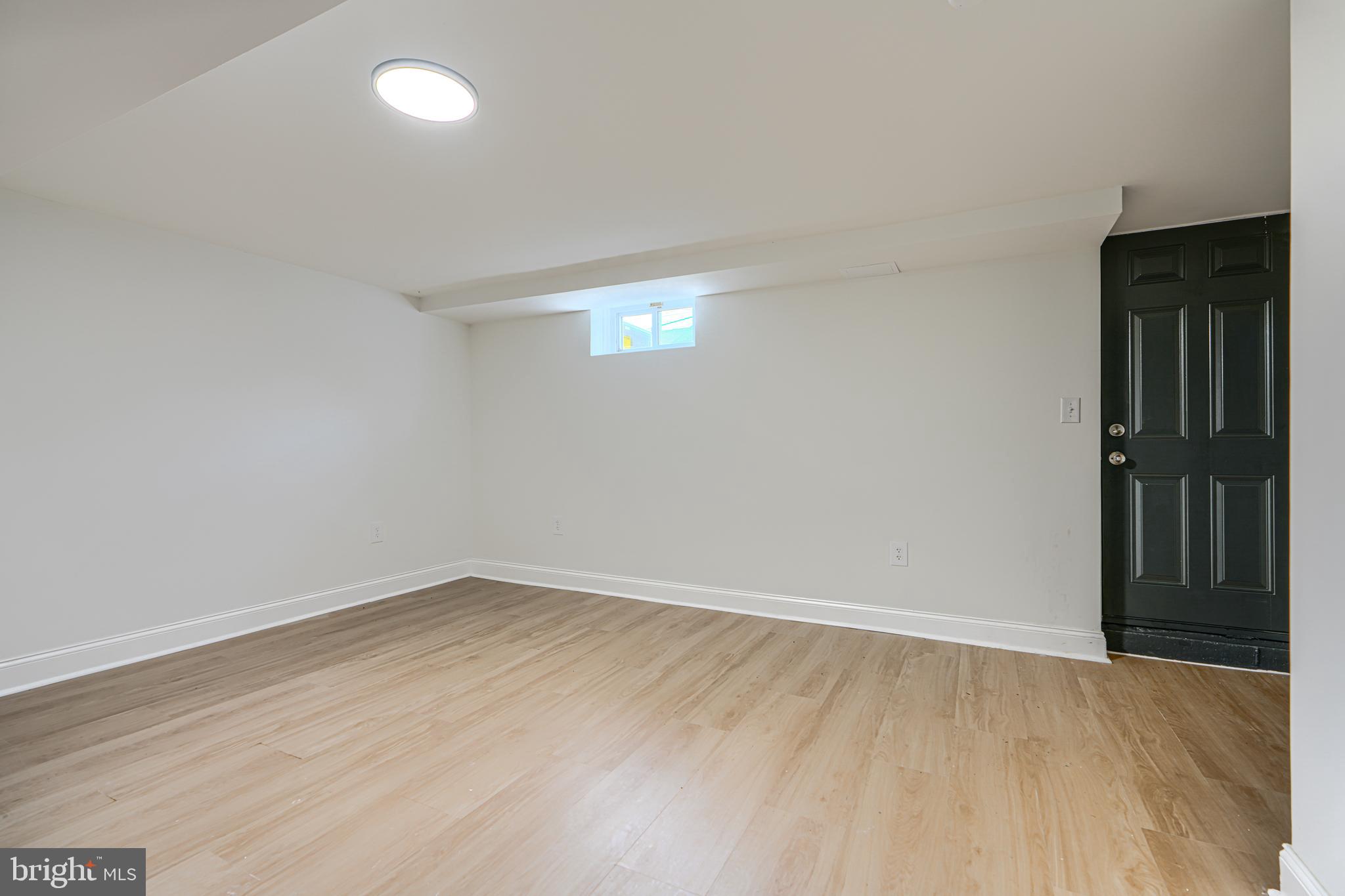 PERRING LOCH - Residential